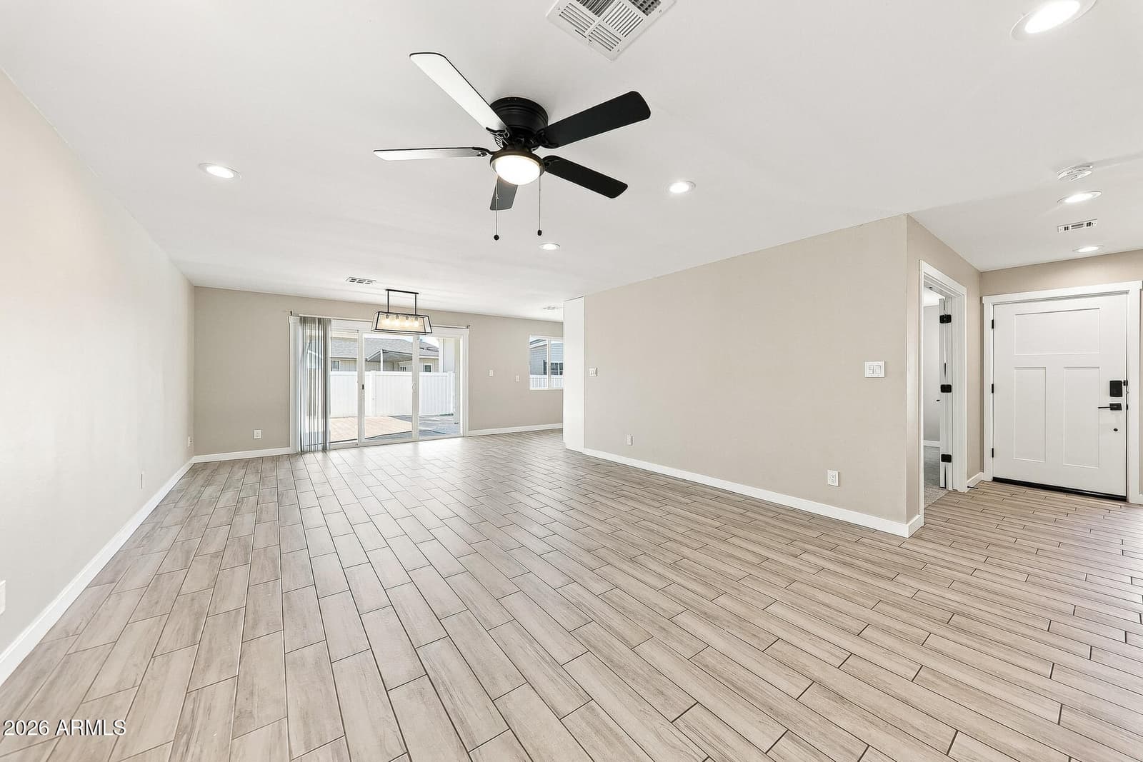 13828 N 33rd Avenue, Phoenix, AZ 85053 — photo 3 of 21