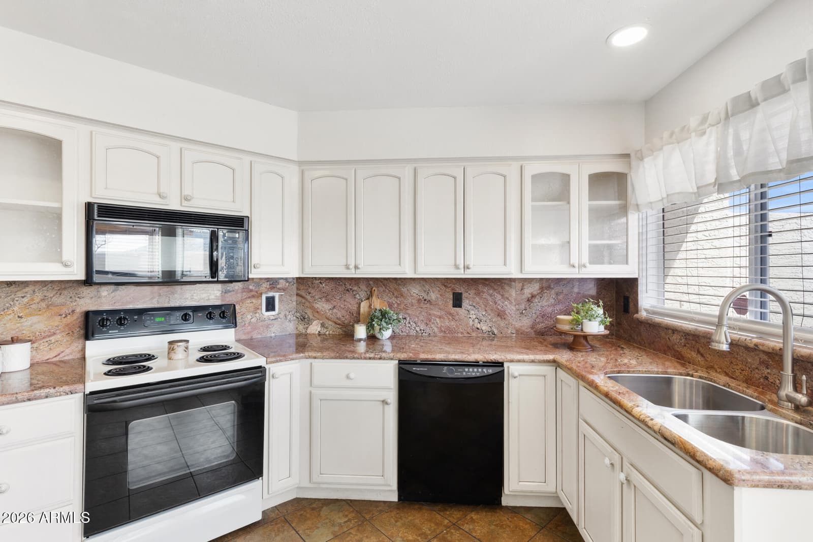 13223 N 25th Drive, Phoenix, AZ 85029 — photo 3 of 44