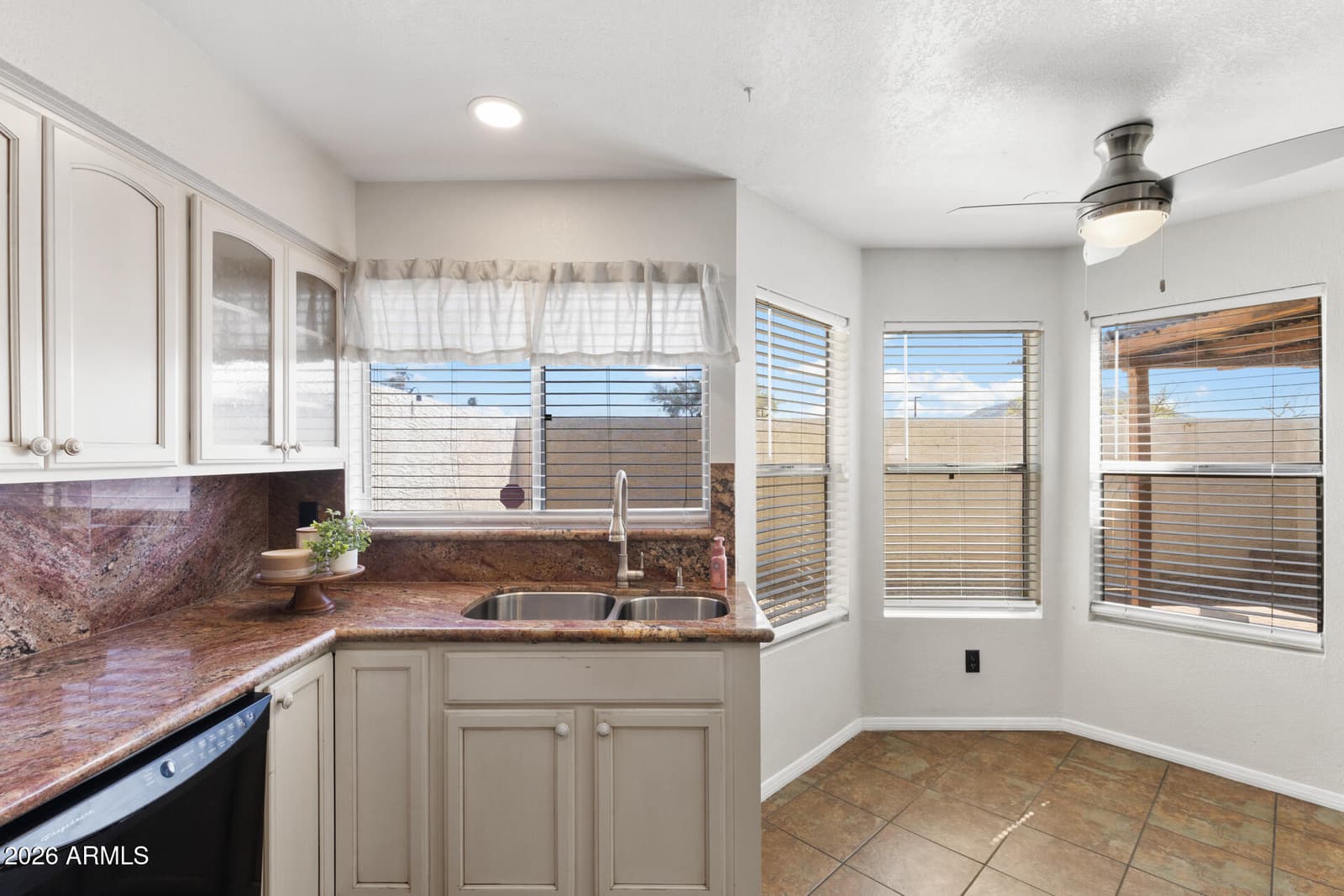 13223 N 25th Drive, Phoenix, AZ 85029 — photo 24 of 44