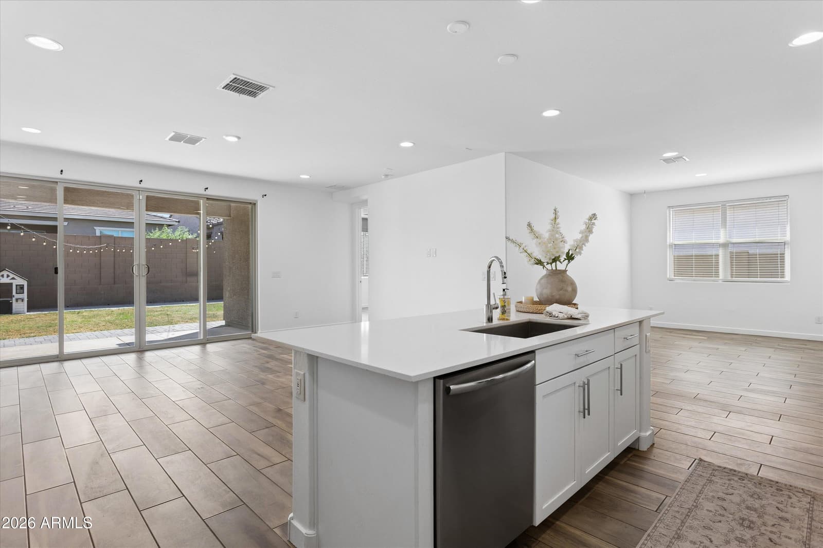 2531 W Hidalgo Avenue, Phoenix, AZ 85041 — photo 8 of 40