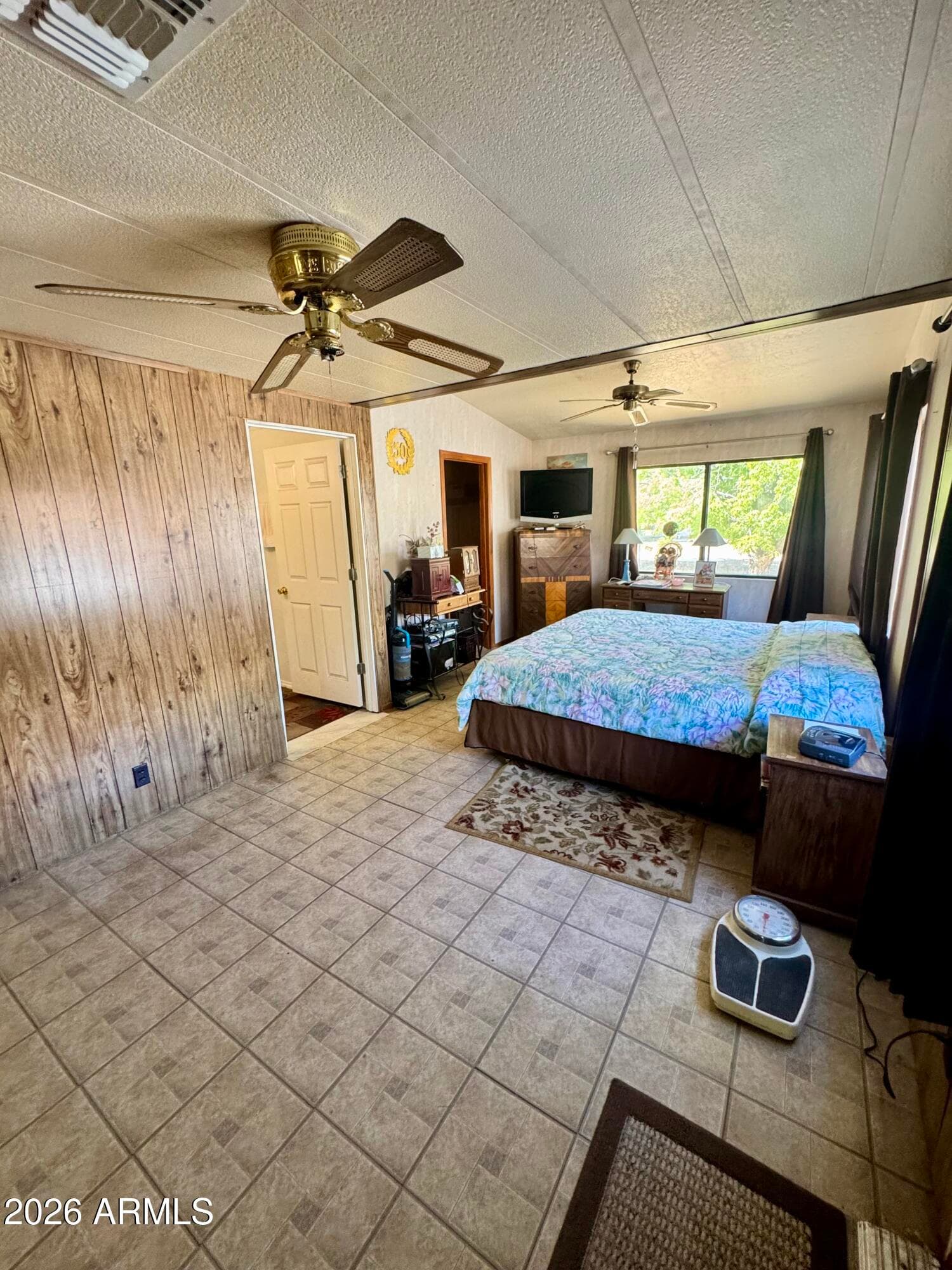 18233 S John Fry Avenue, Peeples Valley, AZ 86332 — photo 13 of 34