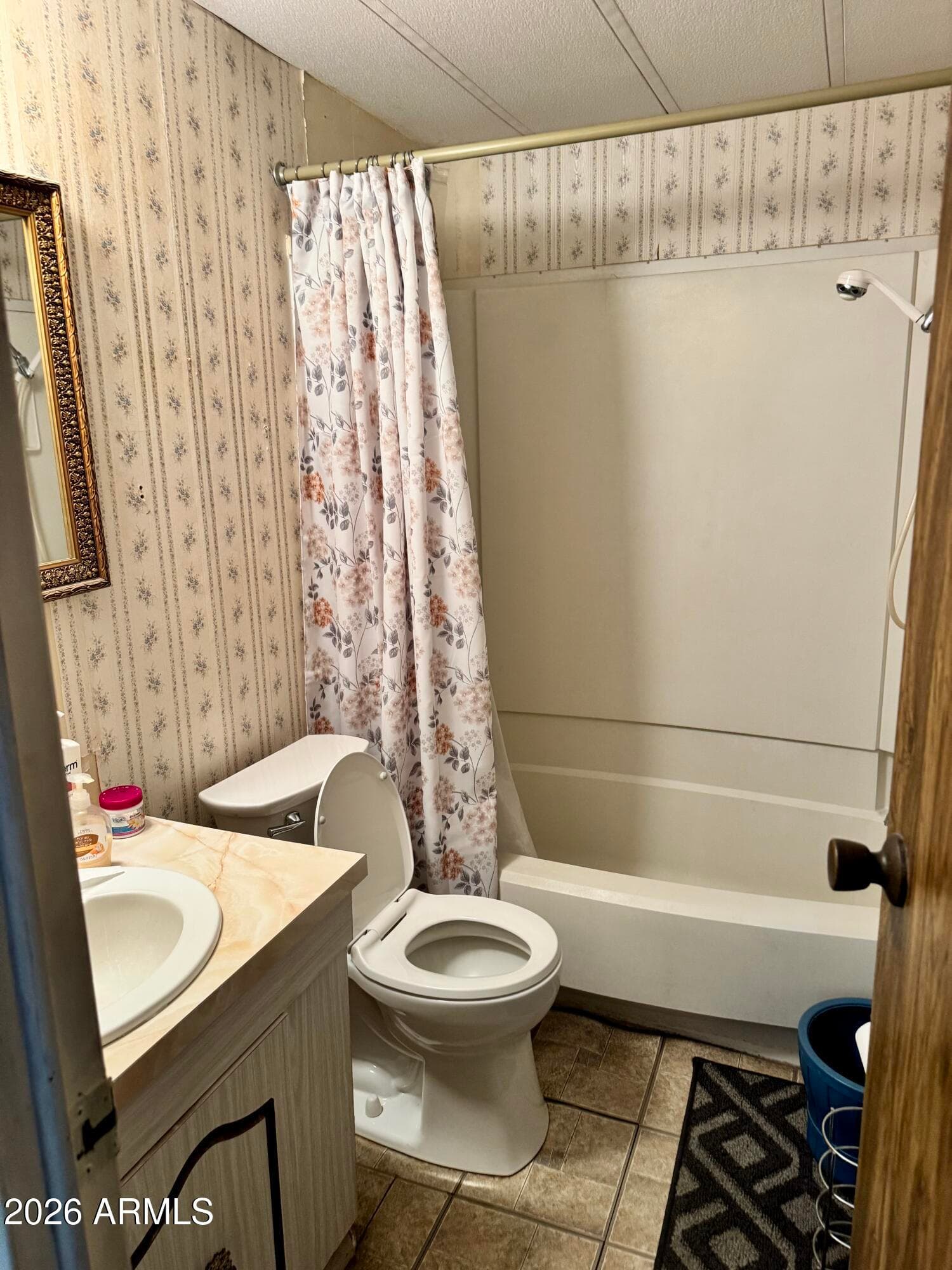 18233 S John Fry Avenue, Peeples Valley, AZ 86332 — photo 17 of 34