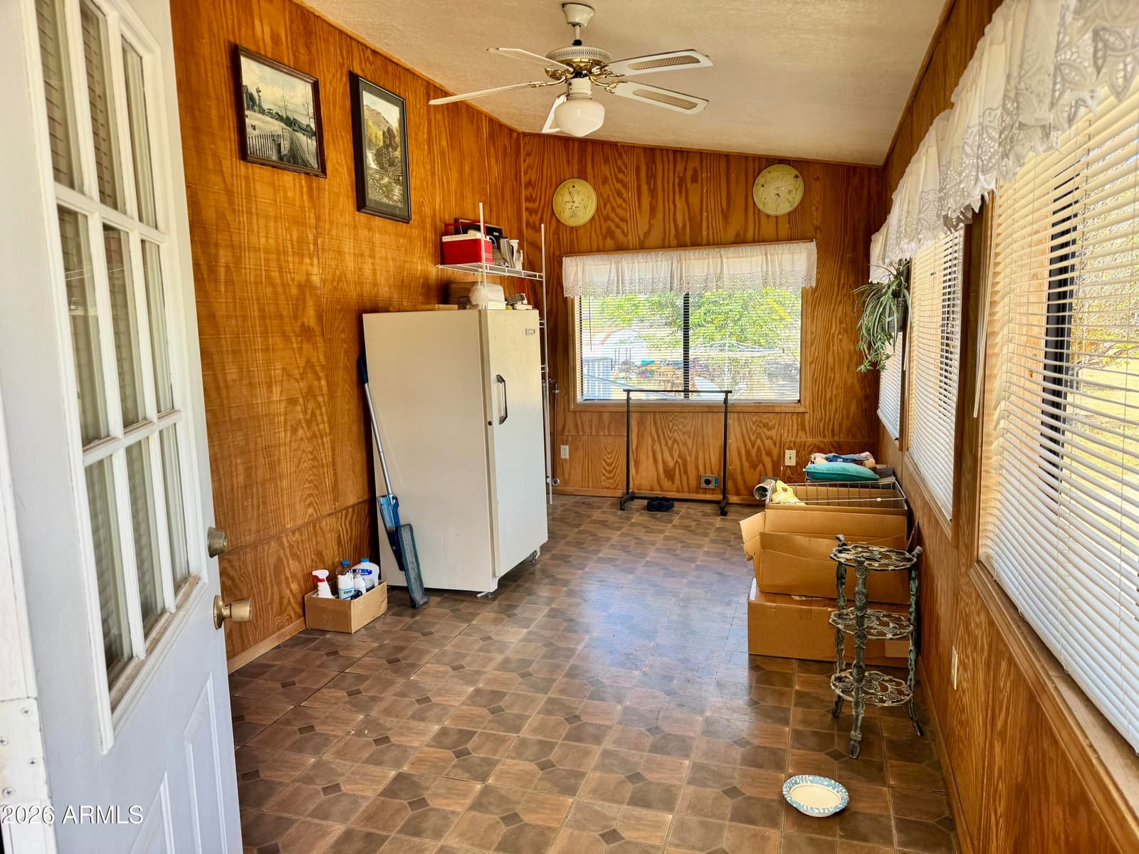 18233 S John Fry Avenue, Peeples Valley, AZ 86332 — photo 10 of 34