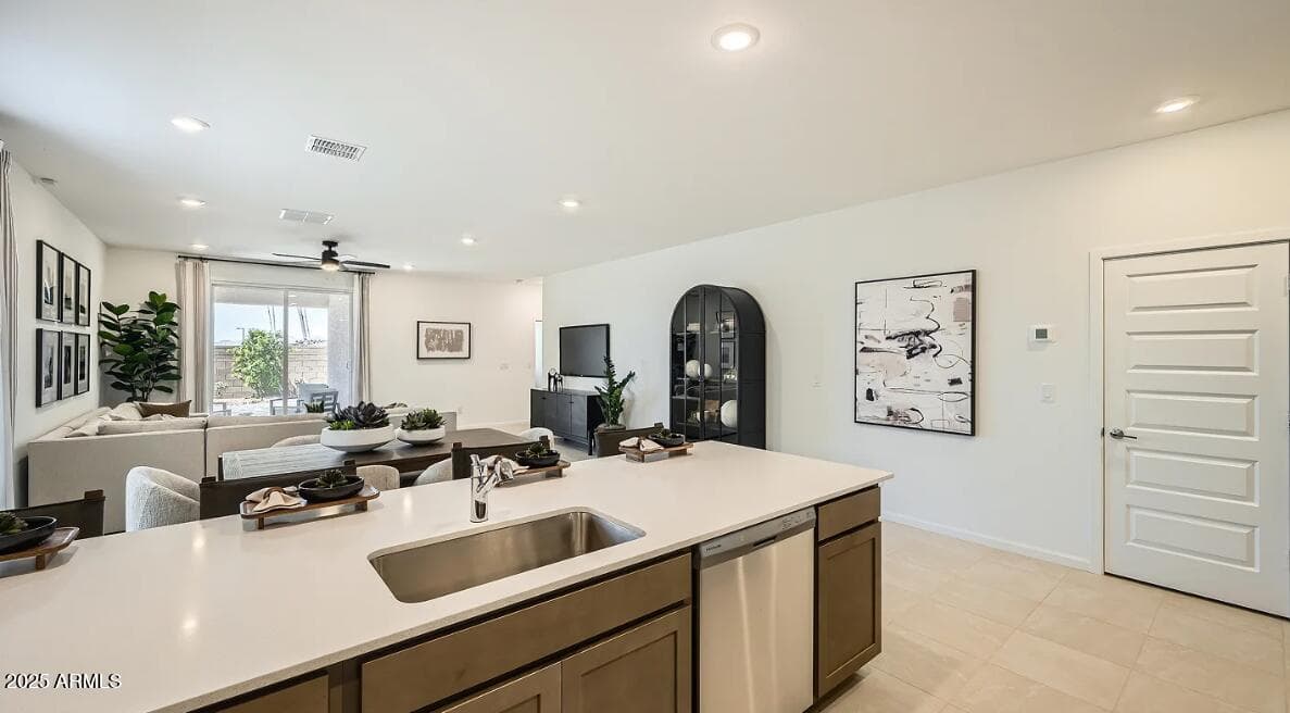 9534 W Weldon Avenue, Phoenix, AZ 85037 — photo 4 of 22