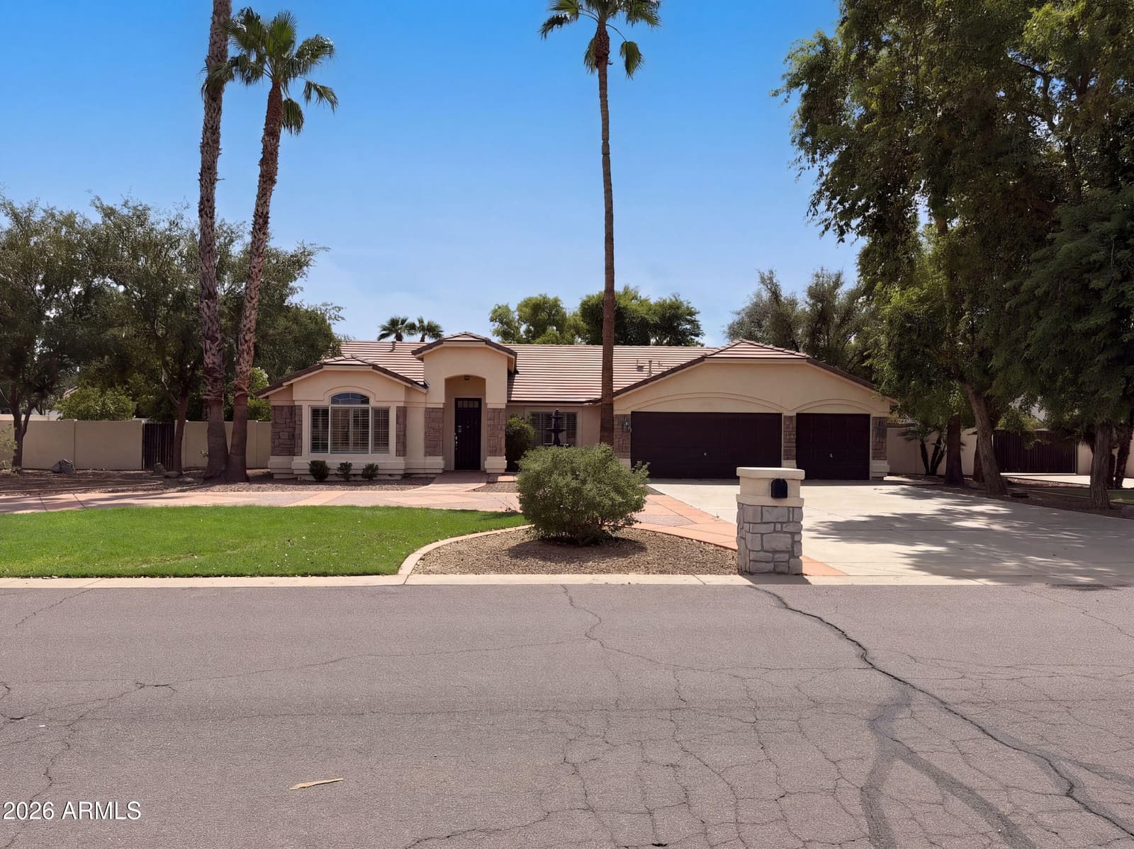 2599 E Arrowhead Trail, Gilbert, AZ 85297 — photo 1 of 35