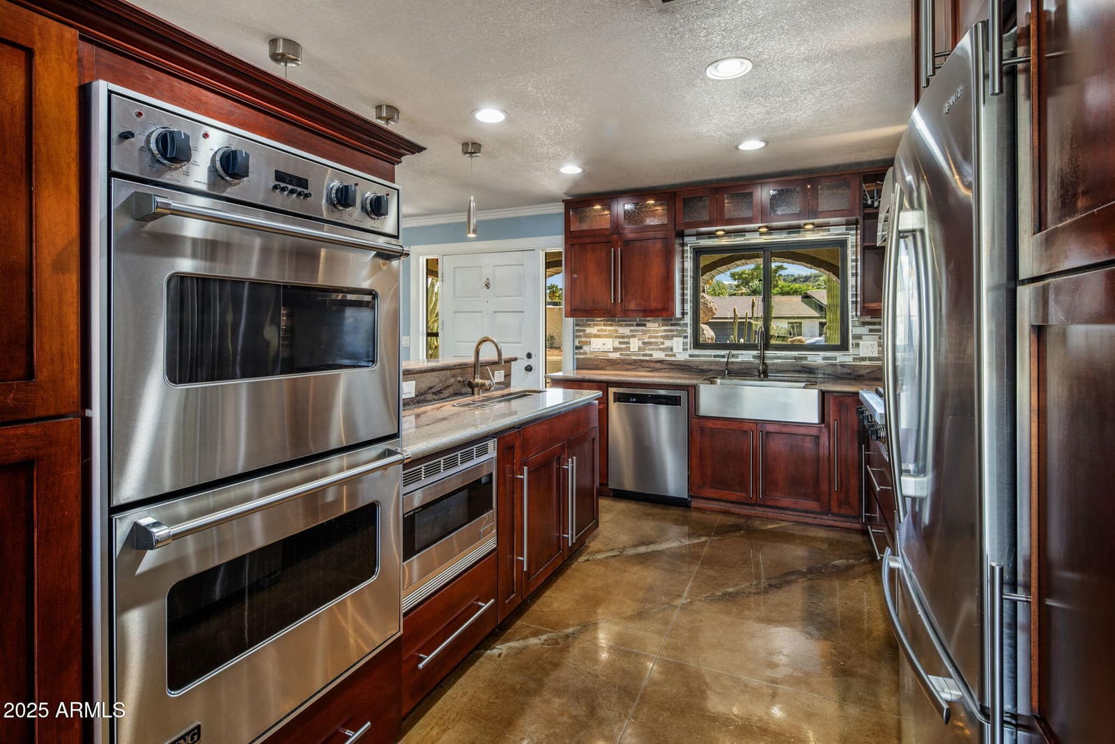 852 W Caribbean Lane, Phoenix, AZ 85023 — photo 6 of 34