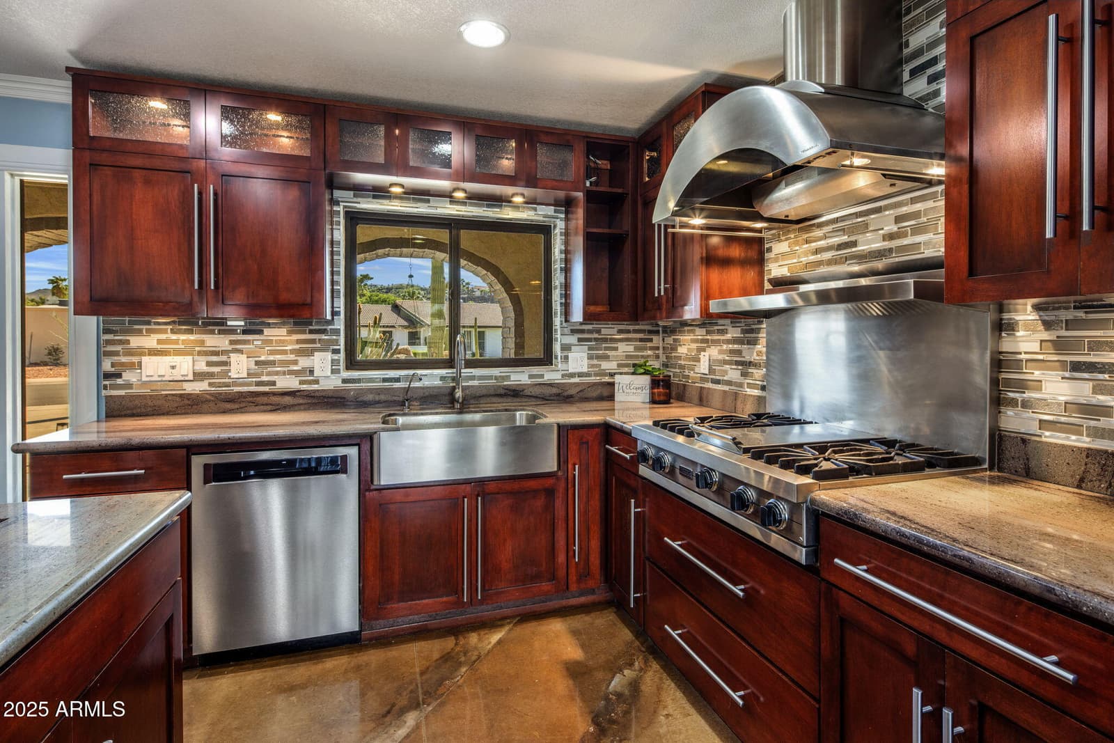 852 W Caribbean Lane, Phoenix, AZ 85023 — photo 7 of 34
