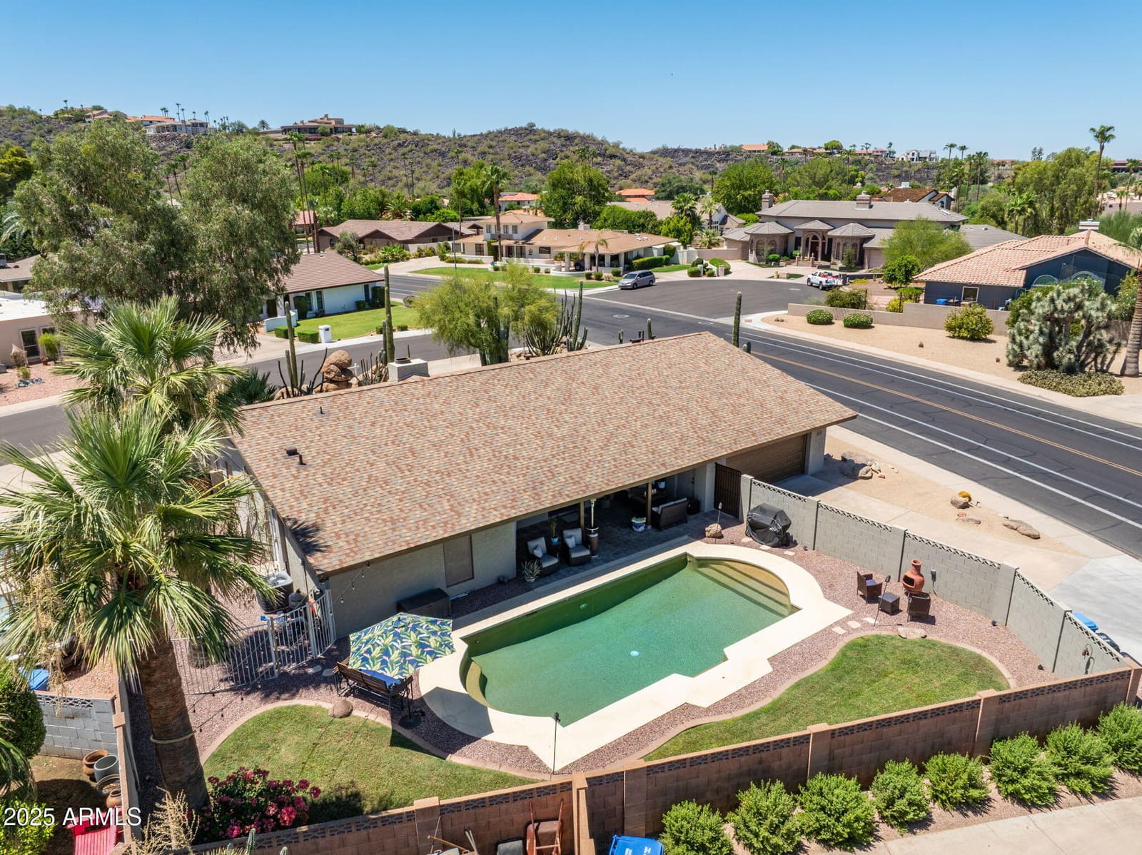852 W Caribbean Lane, Phoenix, AZ 85023 — photo 33 of 34