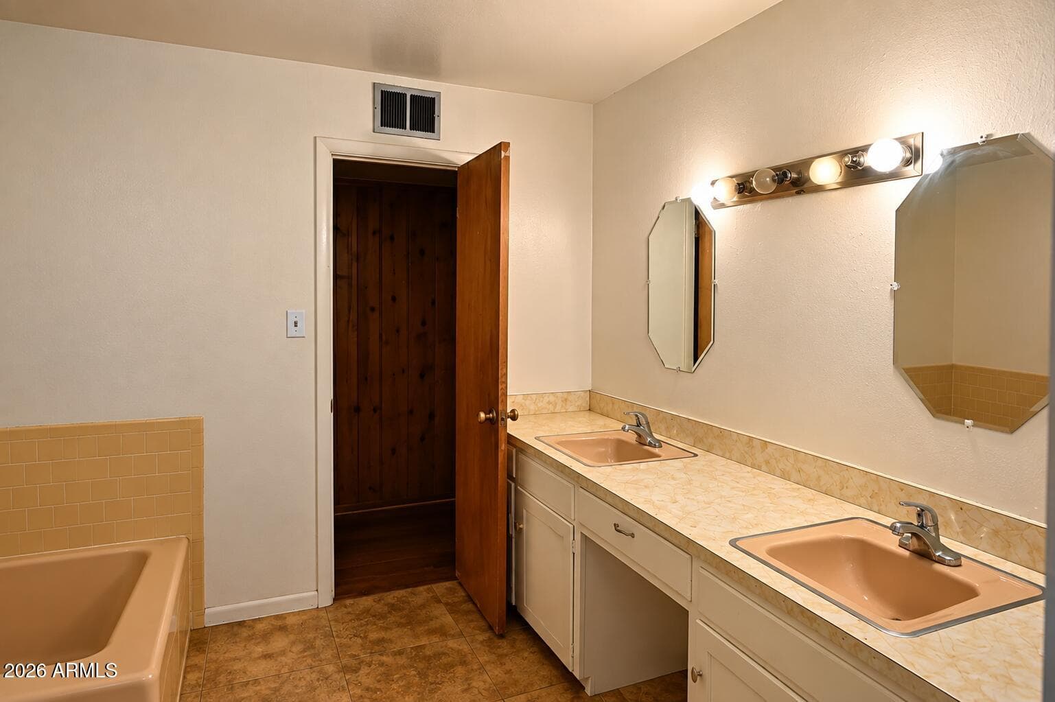 1895 W Aspen Lane, Overgaard, AZ 85933 — photo 11 of 46