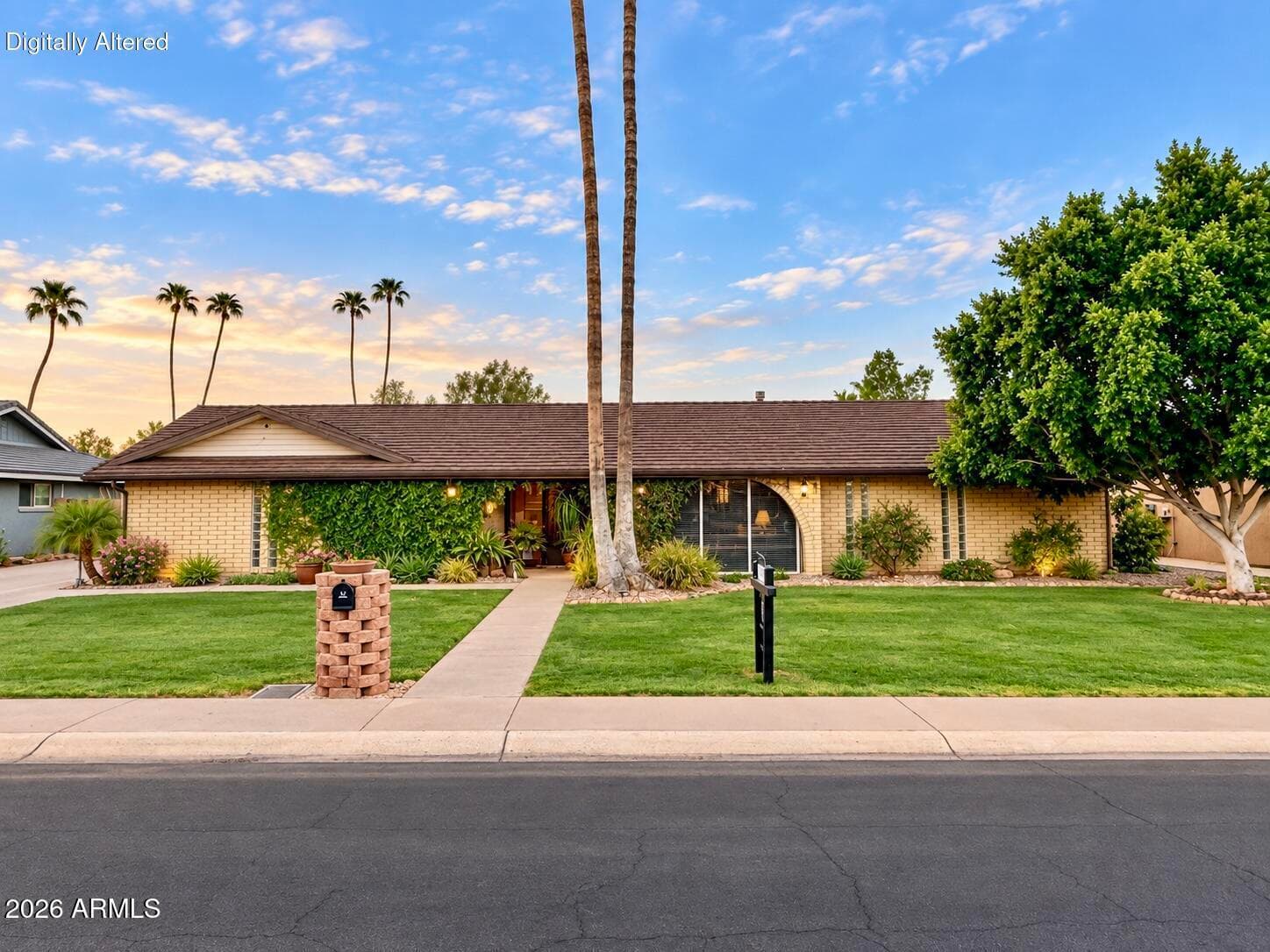 19 E Canterbury Court, Phoenix, AZ 85022 — photo 1 of 40