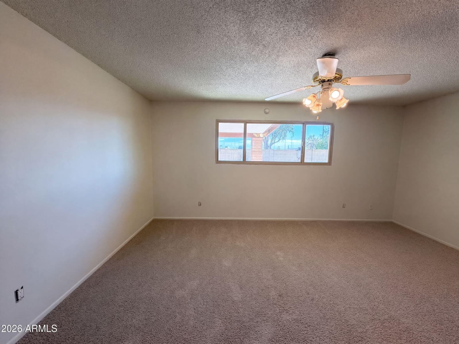 8301 N 47th Drive, Glendale, AZ 85302 — photo 4 of 34