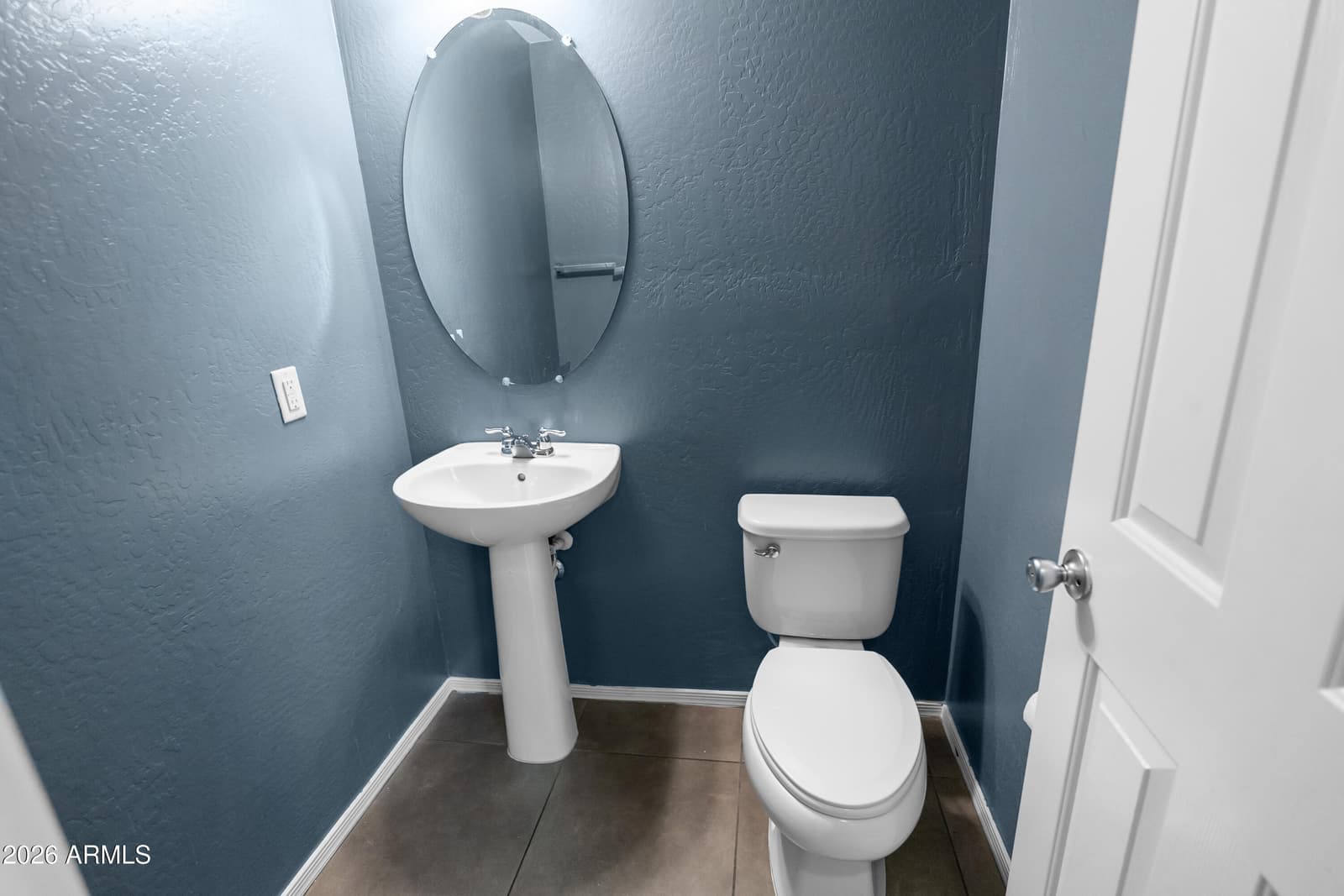 1523 N 81st Drive, Phoenix, AZ 85043 — photo 5 of 23