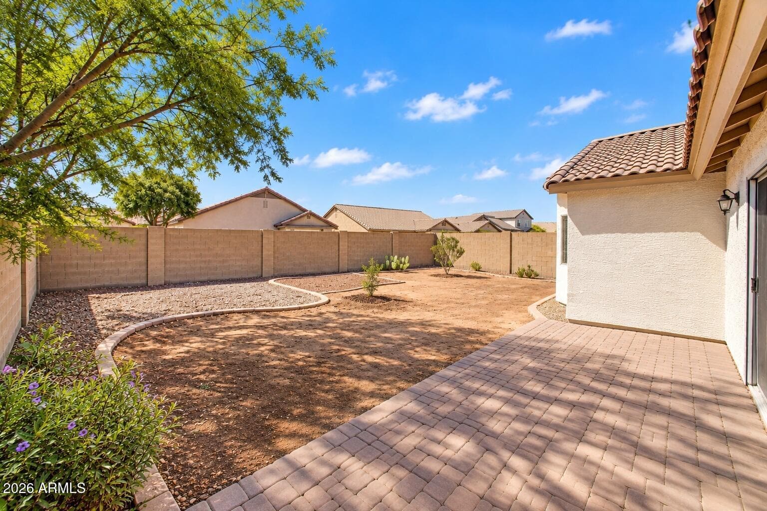 6233 W Encinas Lane, Phoenix, AZ 85043 — photo 3 of 15