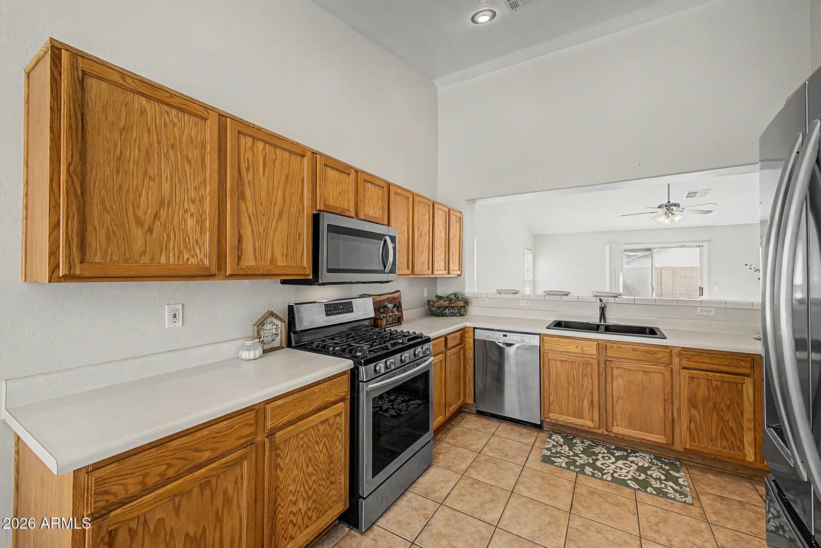 6233 W Encinas Lane, Phoenix, AZ 85043 — photo 7 of 15