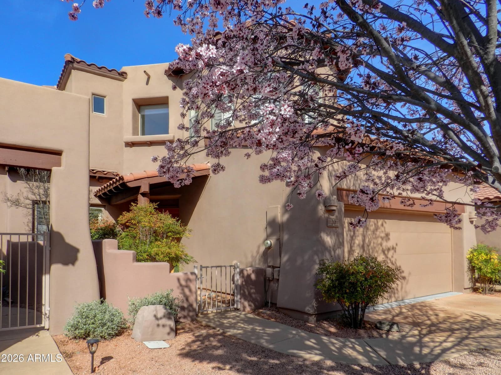 20 Colinas, Sedona, AZ 86351 — photo 1 of 38