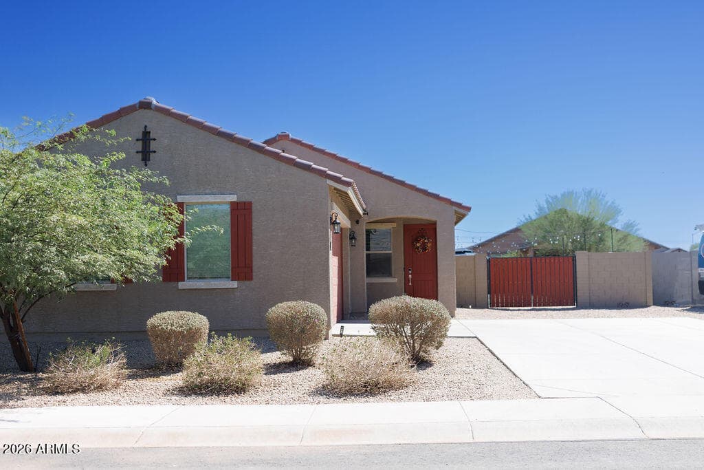 352 S Calle Jorge, Casa Grande, AZ 85194 — photo 1 of 33