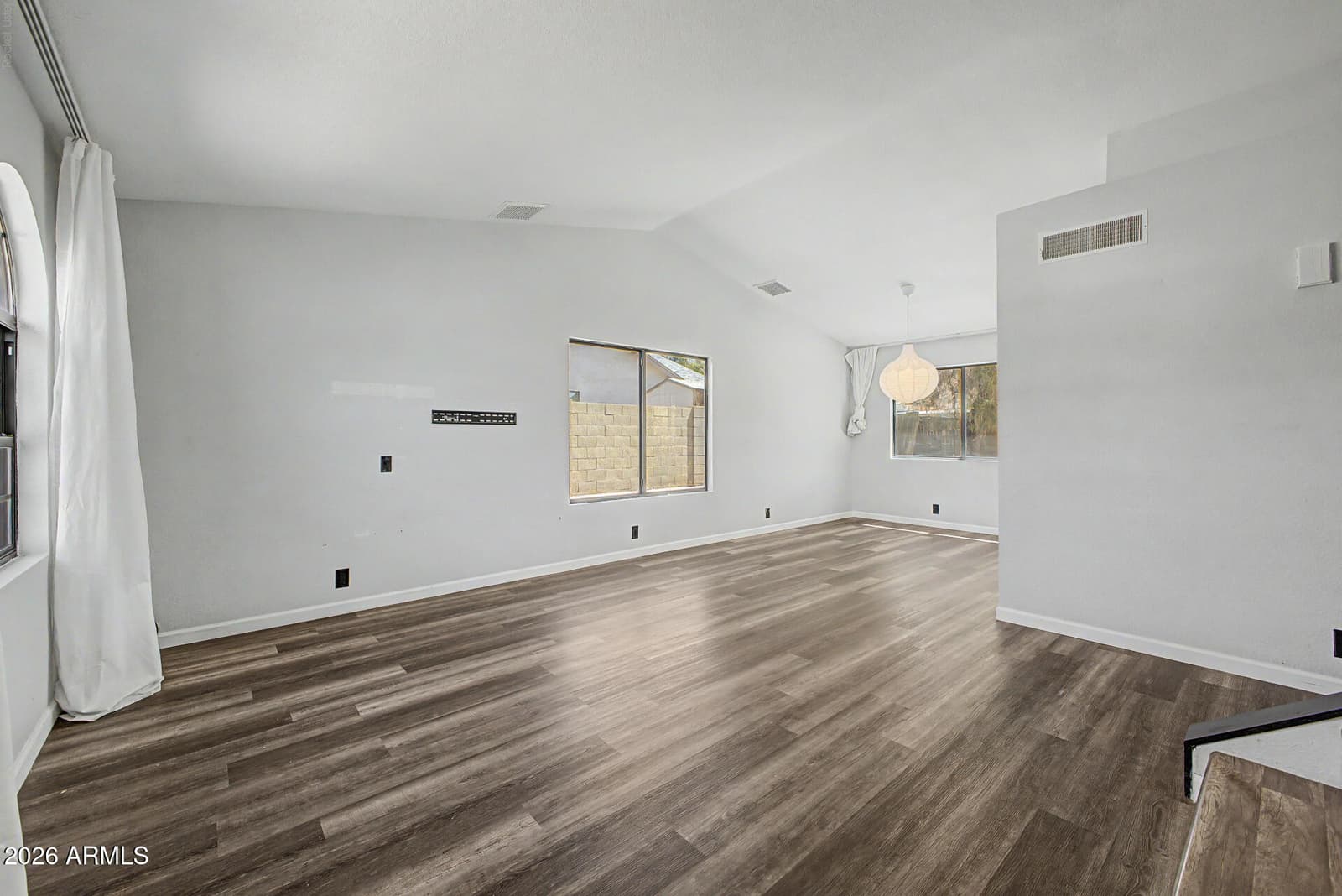 4009 W Misty Willow Lane, Glendale, AZ 85310 — photo 10 of 29