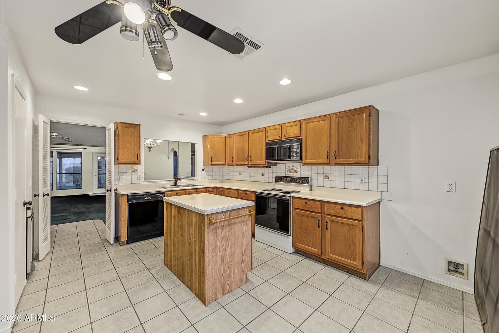 1319 E Mineral Road, Gilbert, AZ 85234 — photo 13 of 37