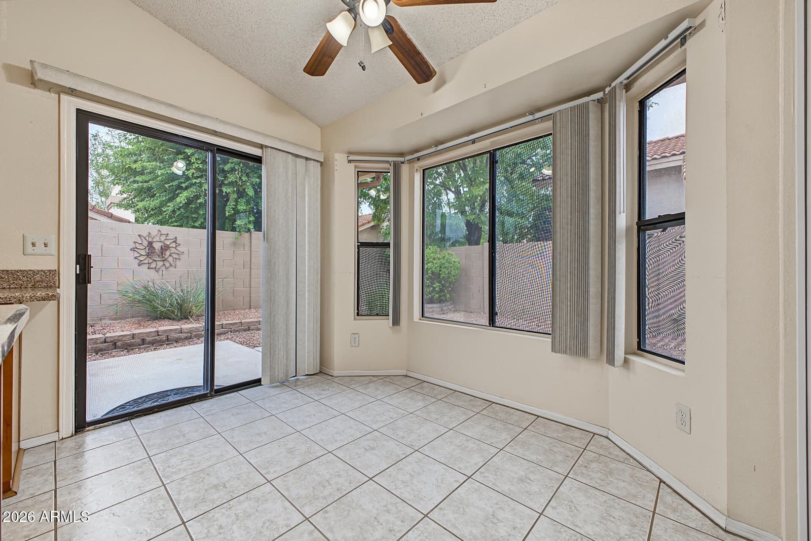 924 W Sunward Drive, Gilbert, AZ 85233 — photo 10 of 36