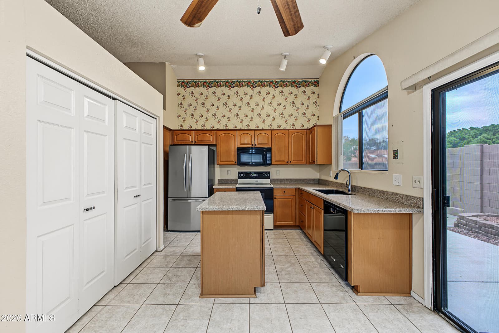 924 W Sunward Drive, Gilbert, AZ 85233 — photo 13 of 36