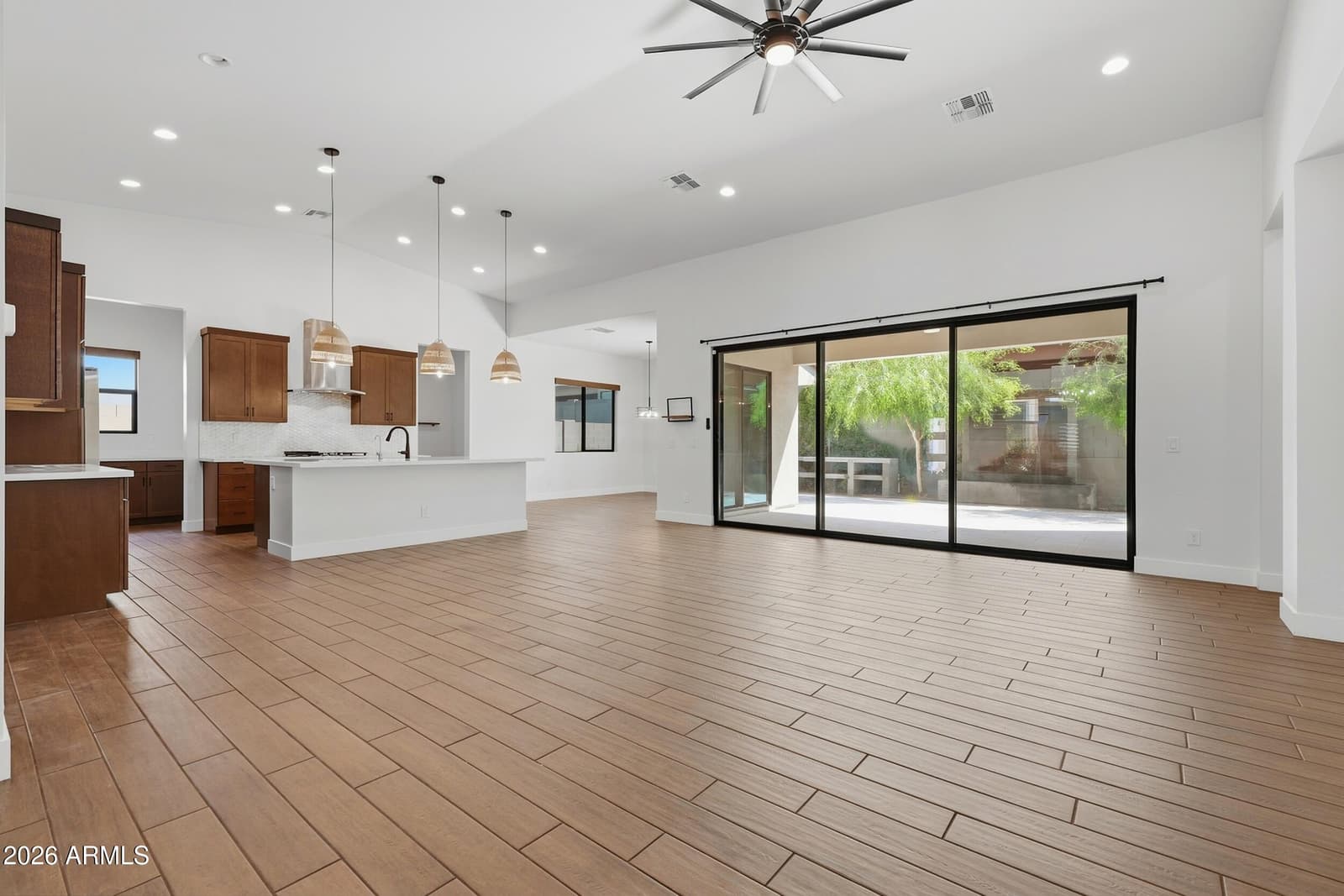 813 E Corral Road, Phoenix, AZ 85042 — photo 9 of 68