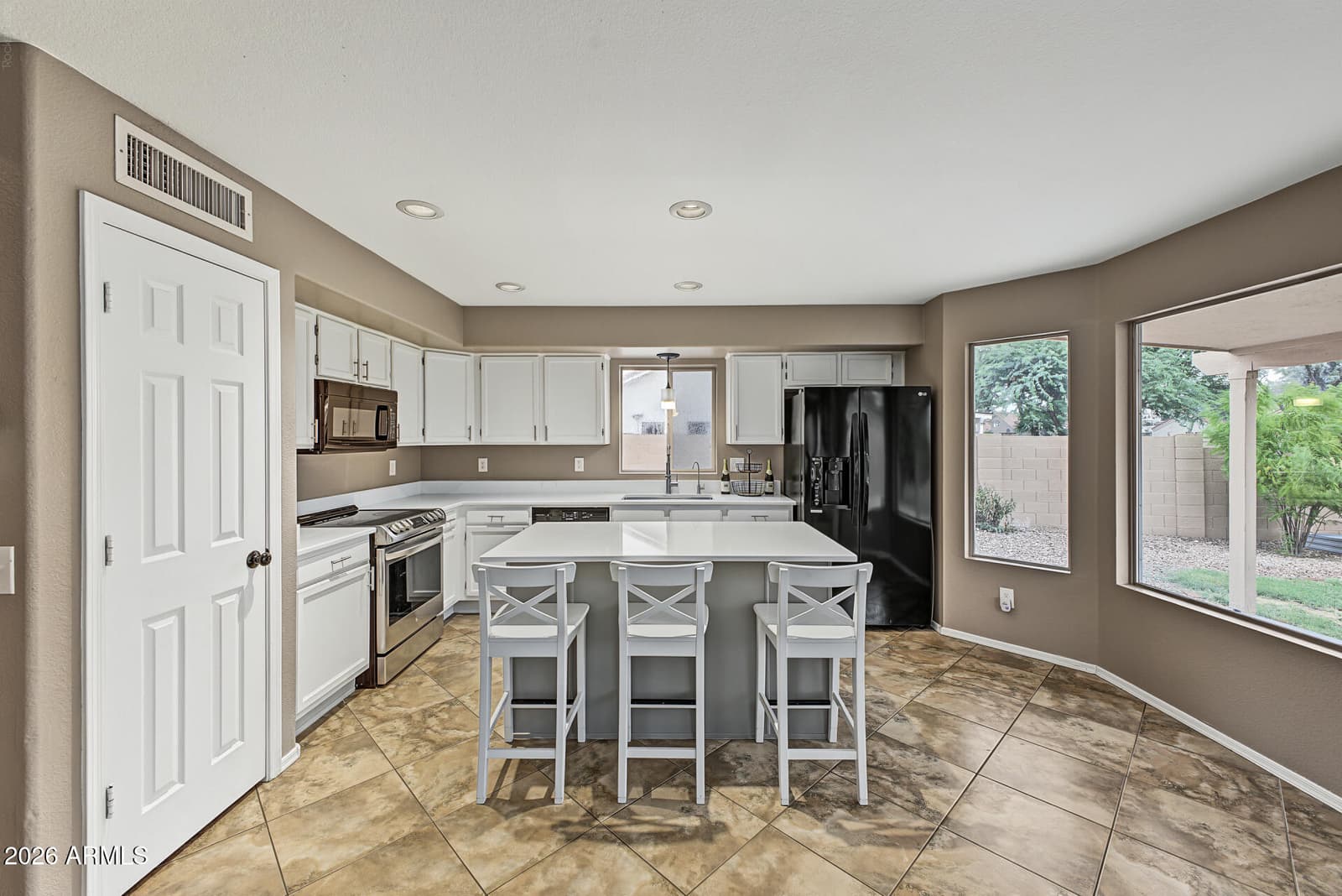 1457 E Redfield Road, Gilbert, AZ 85234 — photo 8 of 33