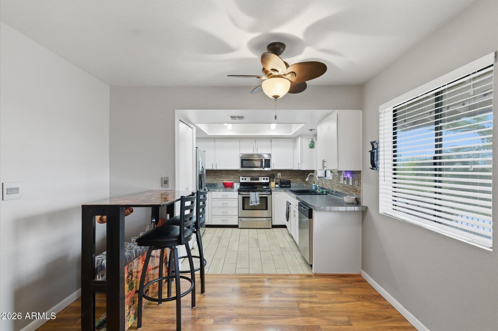 3635 N 37th Street 10, Phoenix, AZ 85018 — photo 6 of 26