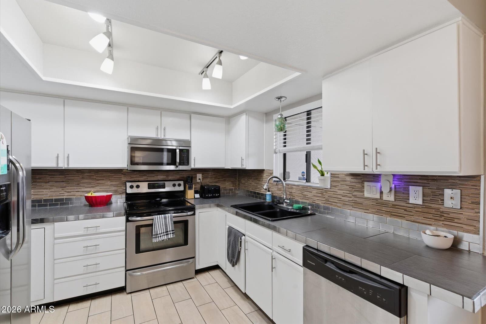 3635 N 37th Street 10, Phoenix, AZ 85018 — photo 12 of 26
