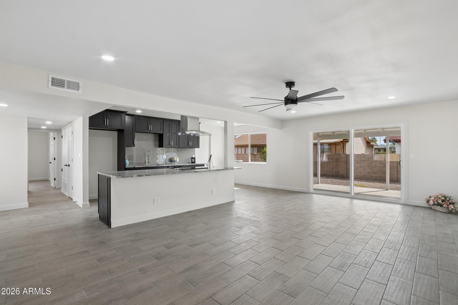 839 S Saranac Avenue, Mesa, AZ 85208 — photo 10 of 38