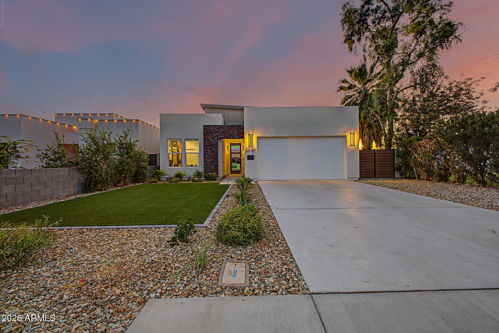 2336 N 28th Place, Phoenix, AZ 85008 — photo 2 of 32