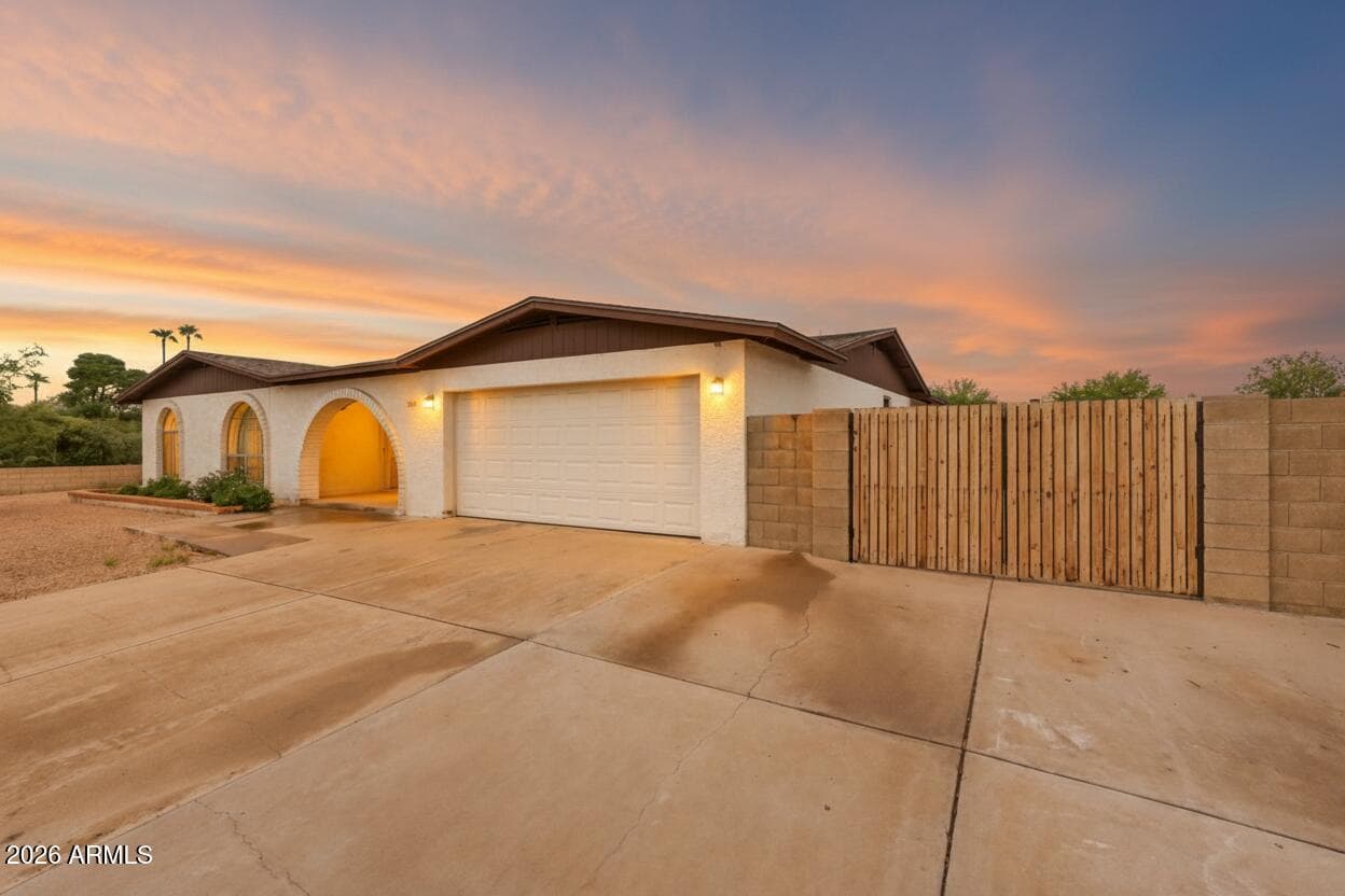 3143 W Julie Drive, Phoenix, AZ 85027 — photo 2 of 21