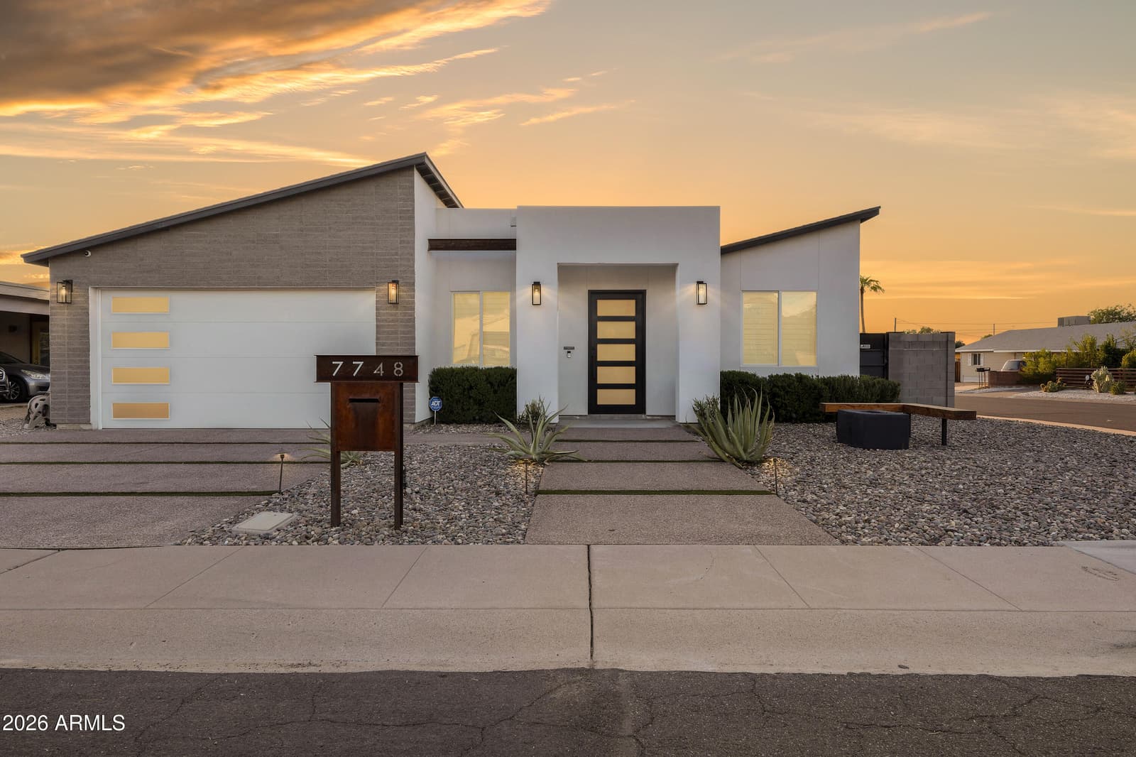 7748 N 13th Place, Phoenix, AZ 85020 — photo 2 of 30