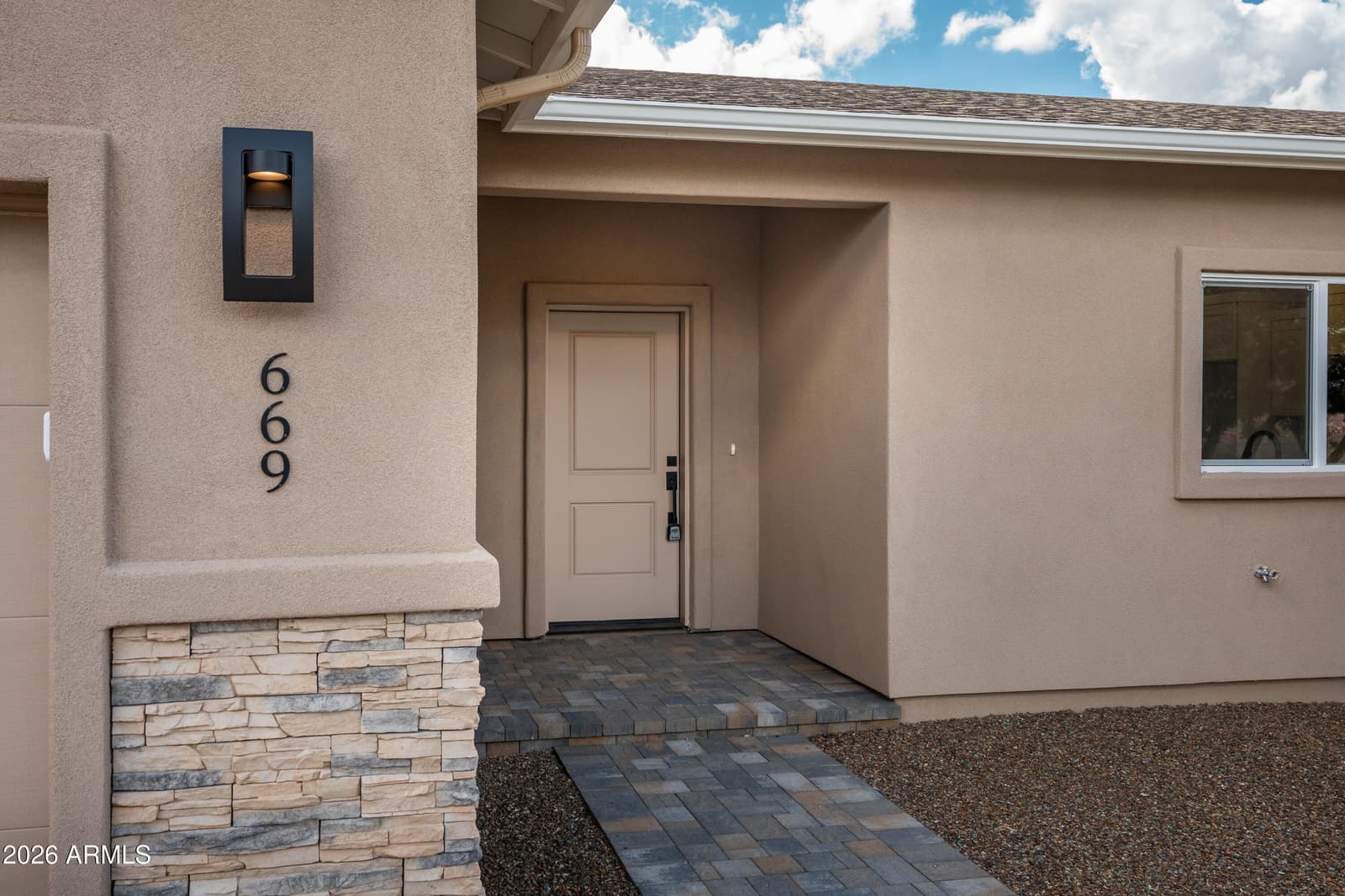 669 E Alvarado Lane, Cottonwood, AZ 86326 — photo 9 of 48