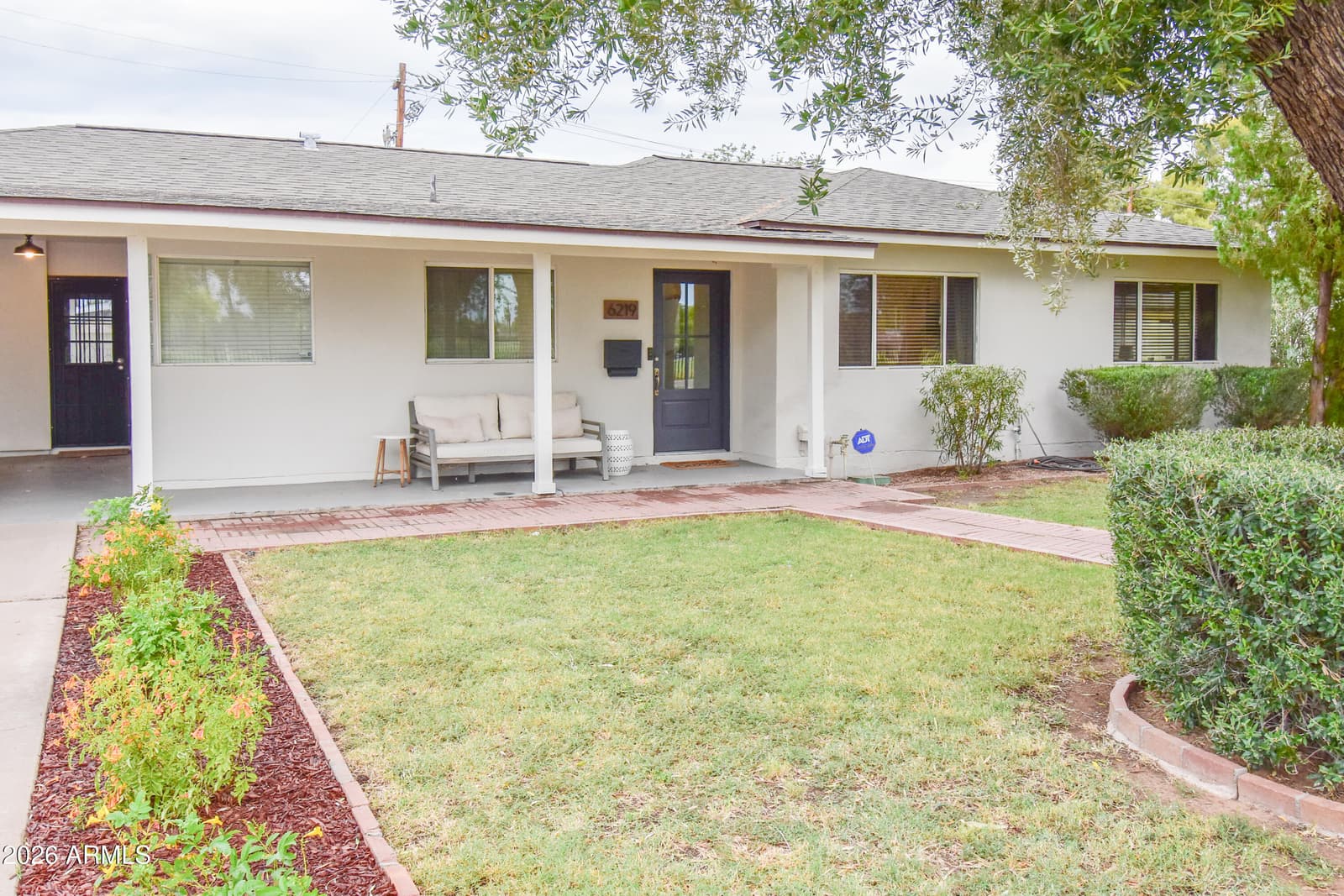 6219 N 11th Avenue, Phoenix, AZ 85013 — photo 1 of 26