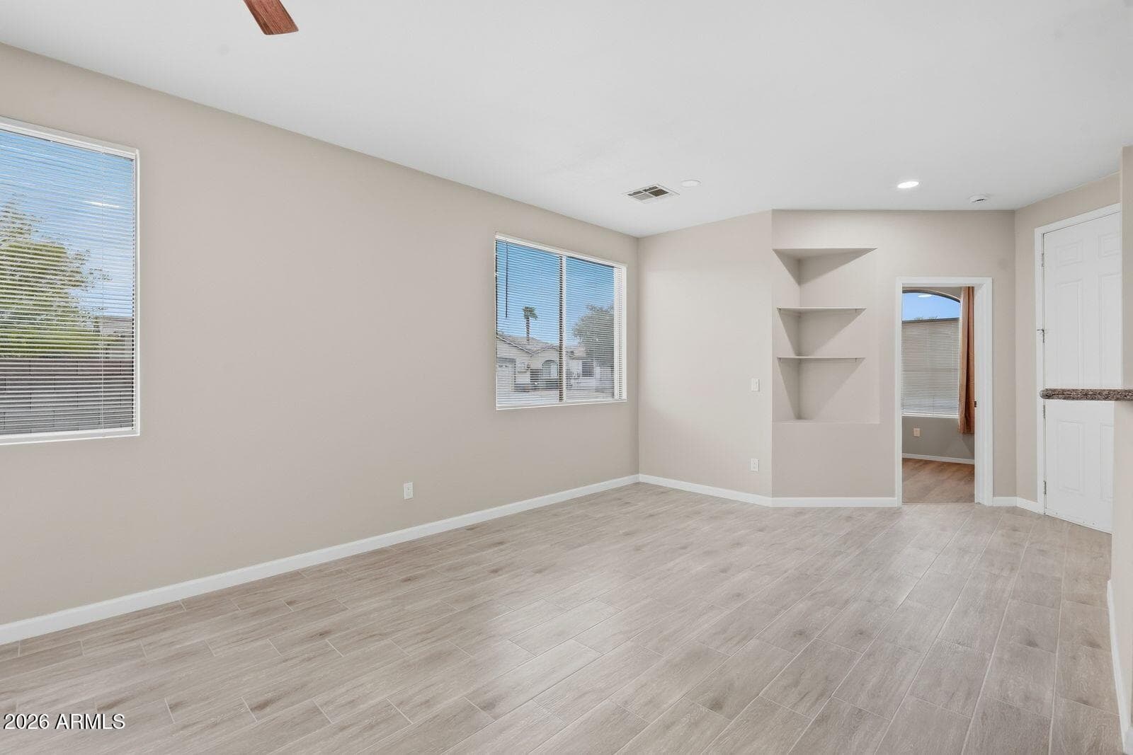 6537 S 15th Drive, Phoenix, AZ 85041 — photo 4 of 17