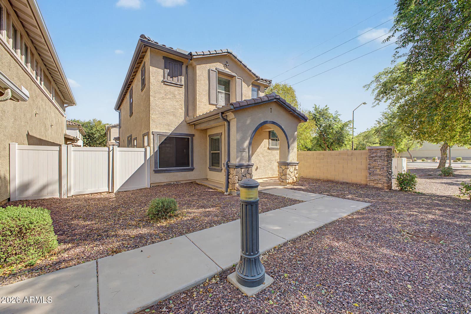 1385 S Joshua Tree Lane, Gilbert, AZ 85296 — photo 3 of 36