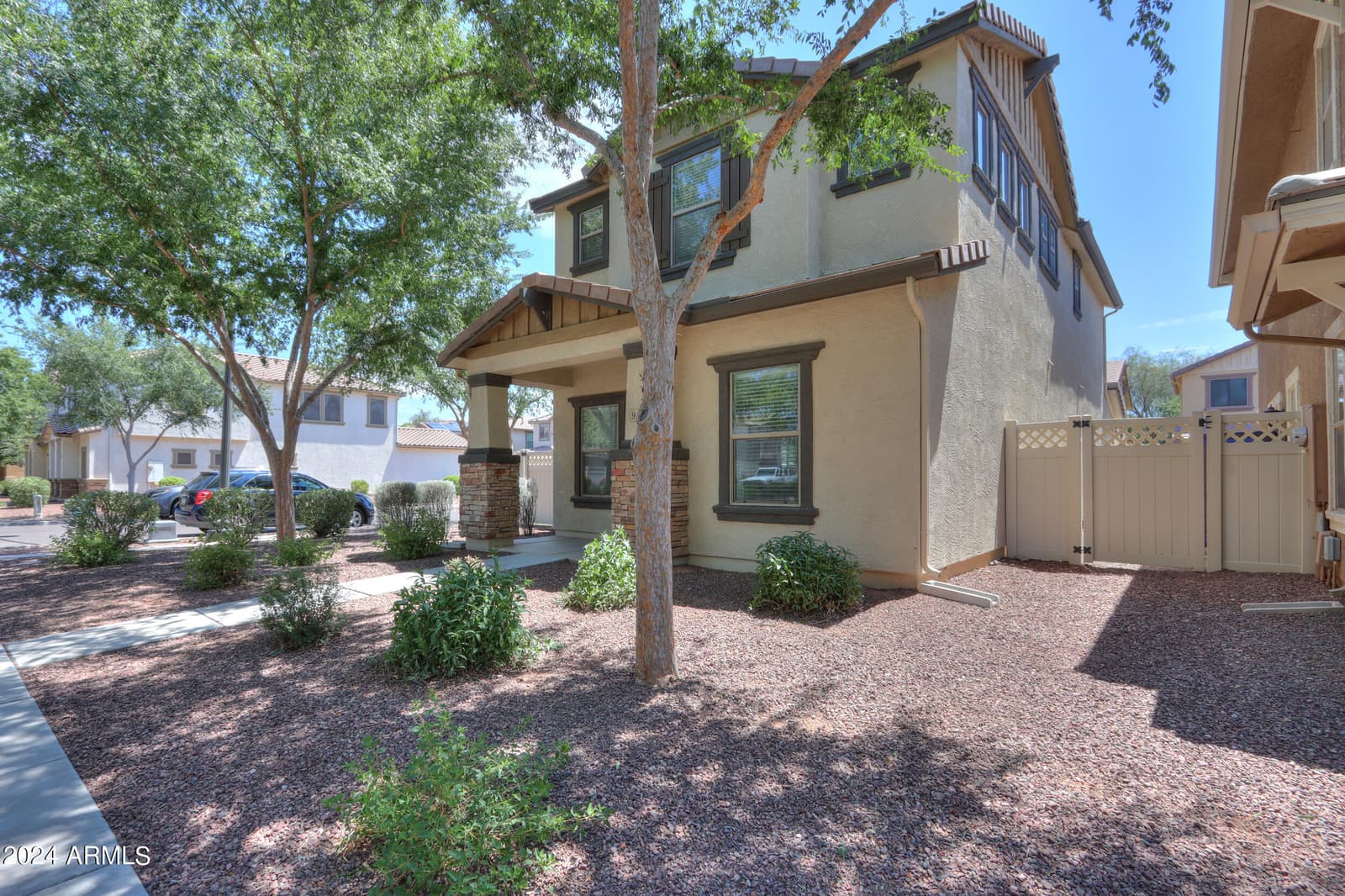 986 S Hawk Lane, Gilbert, AZ 85296 — photo 4 of 38