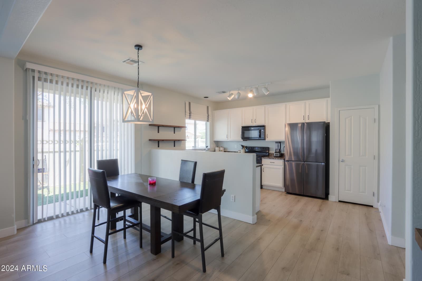 986 S Hawk Lane, Gilbert, AZ 85296 — photo 10 of 38