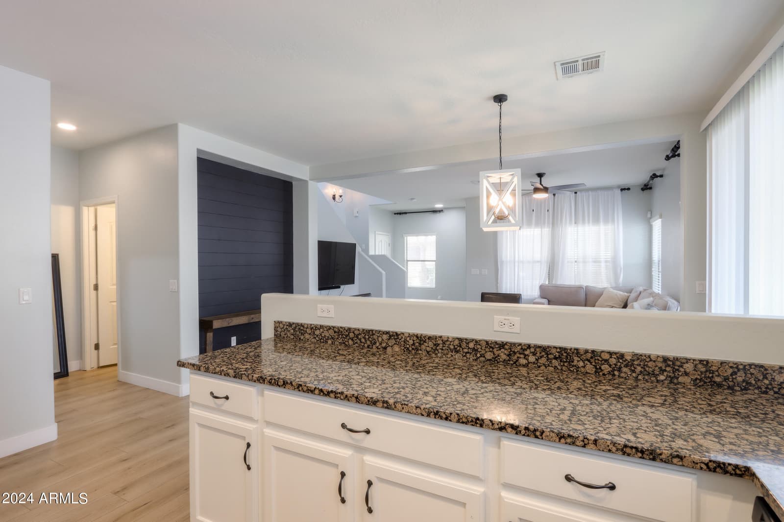 986 S Hawk Lane, Gilbert, AZ 85296 — photo 14 of 38