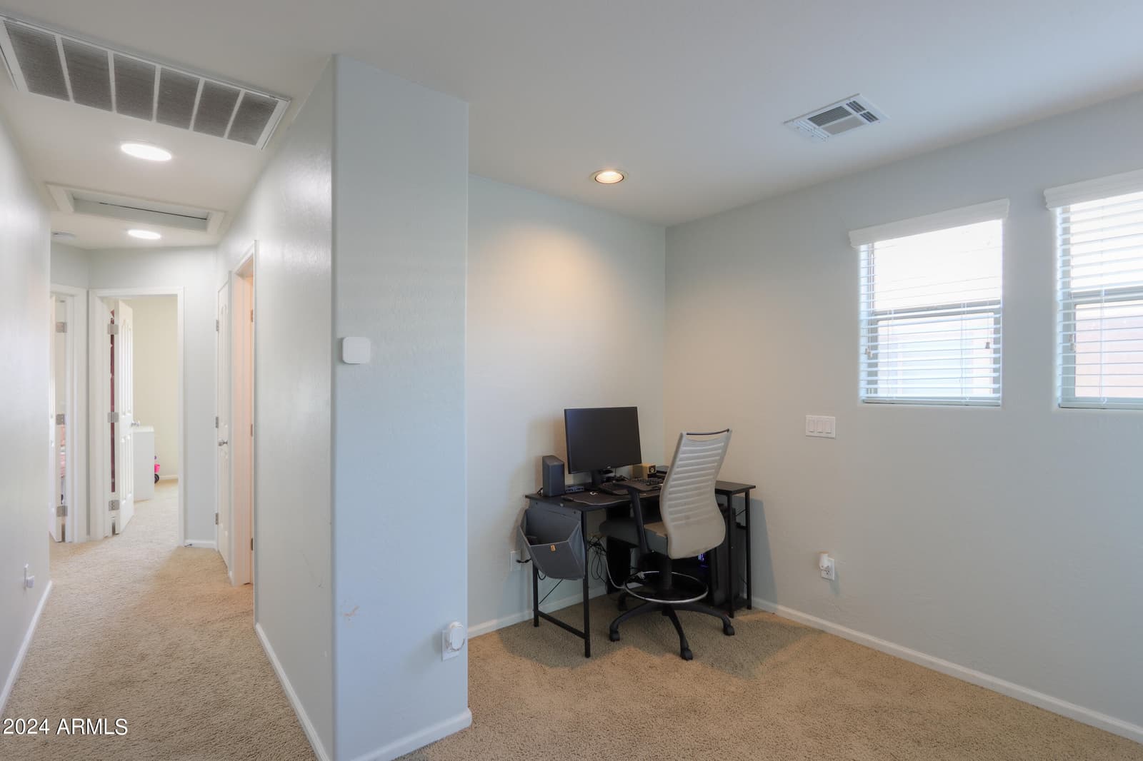 986 S Hawk Lane, Gilbert, AZ 85296 — photo 19 of 38