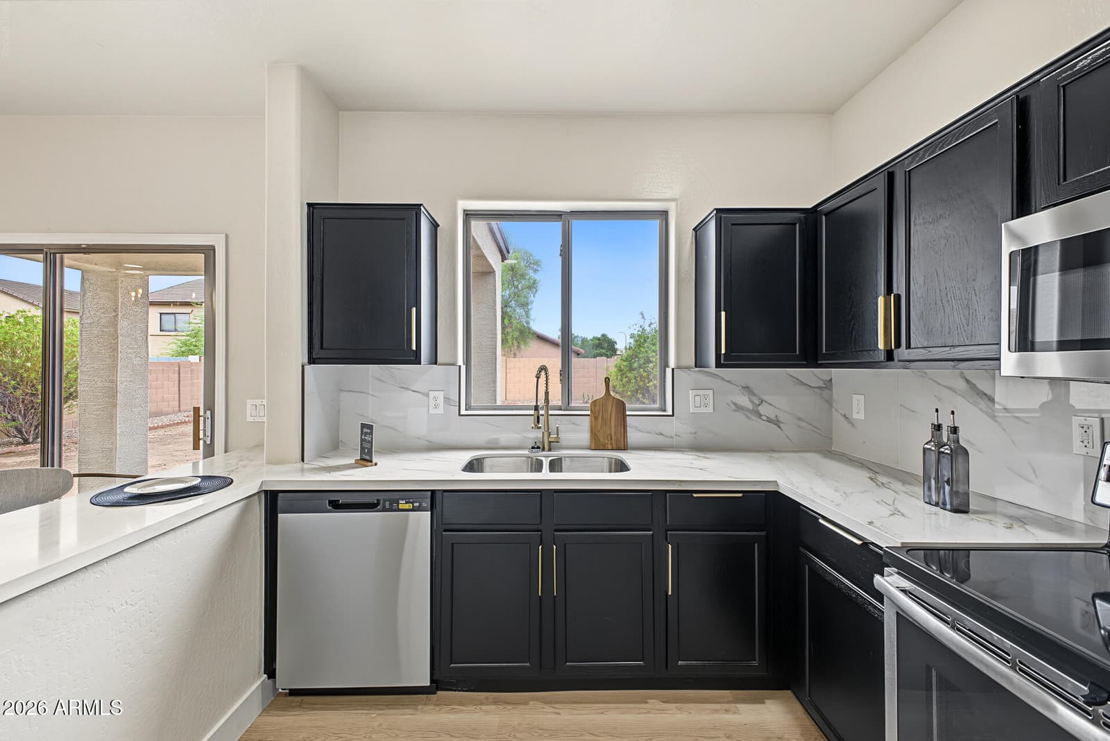 2520 W Alta Vista Road, Phoenix, AZ 85041 — photo 15 of 31