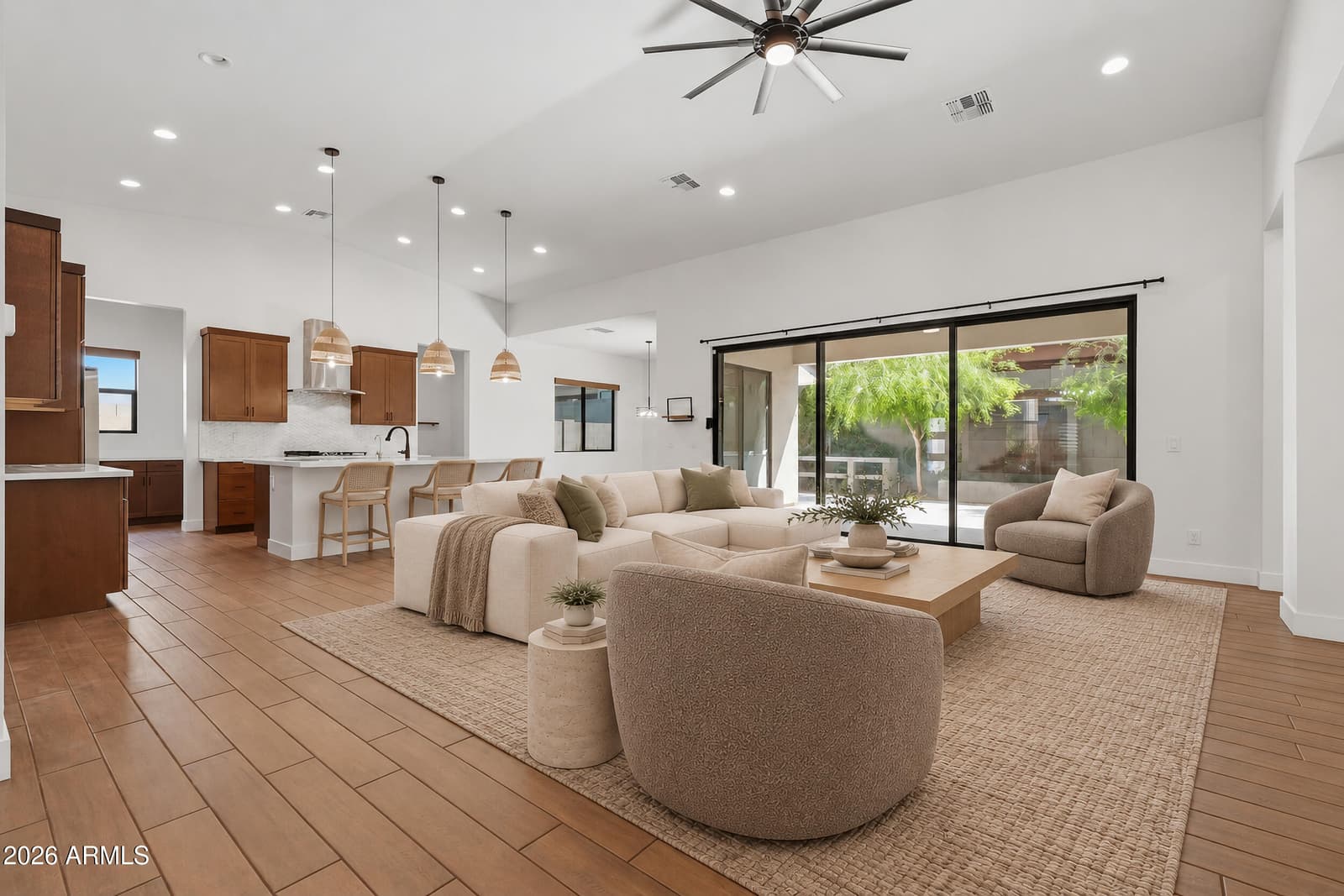 813 E Corral Road, Phoenix, AZ 85042 — photo 4 of 68