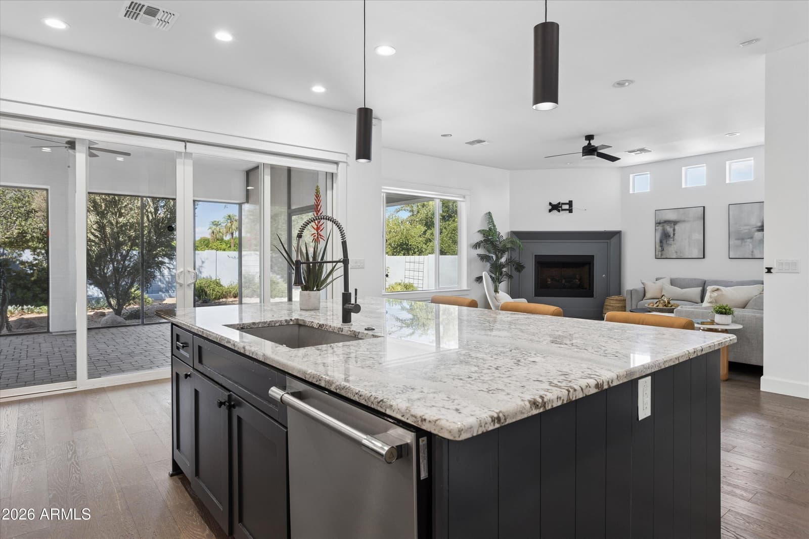 4432 N 38th Street, Phoenix, AZ 85018 — photo 4 of 32
