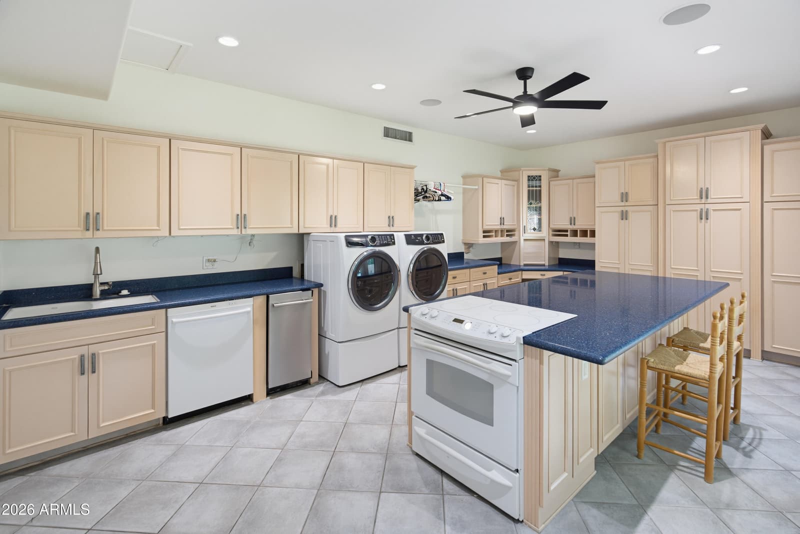 7060 W Surrey Avenue, Peoria, AZ 85381 — photo 52 of 108
