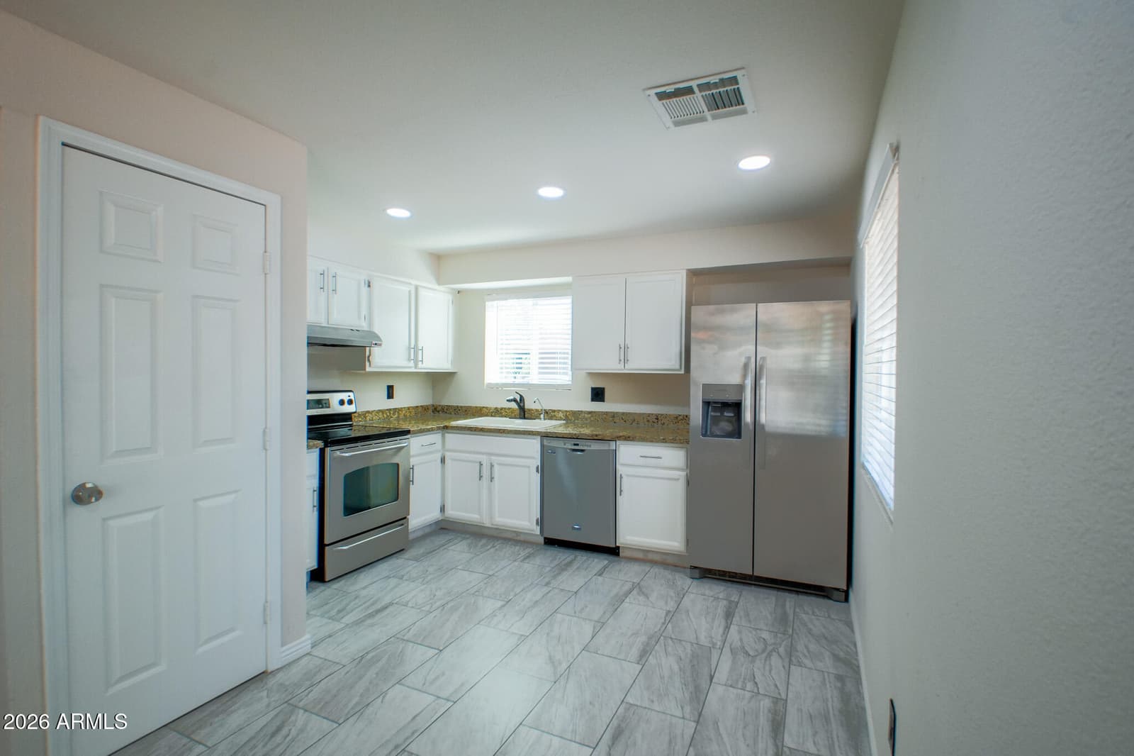 2844 N 71st Lane, Phoenix, AZ 85035 — photo 8 of 20