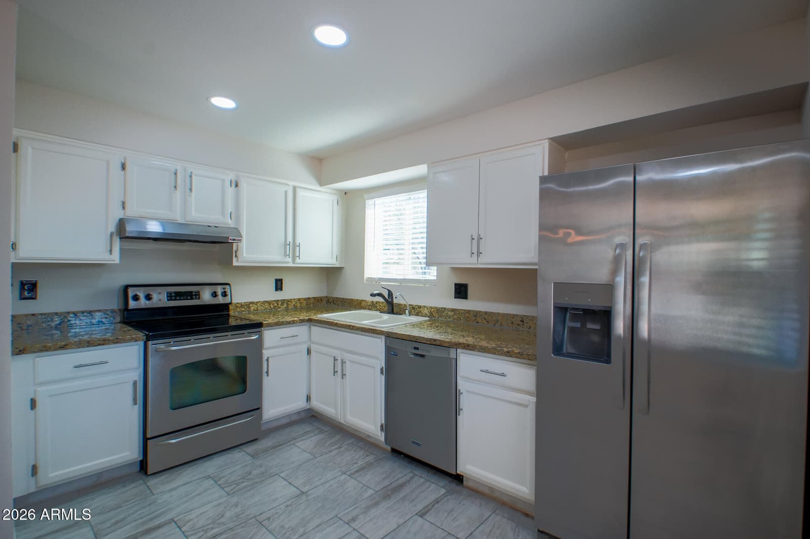 2844 N 71st Lane, Phoenix, AZ 85035 — photo 9 of 20