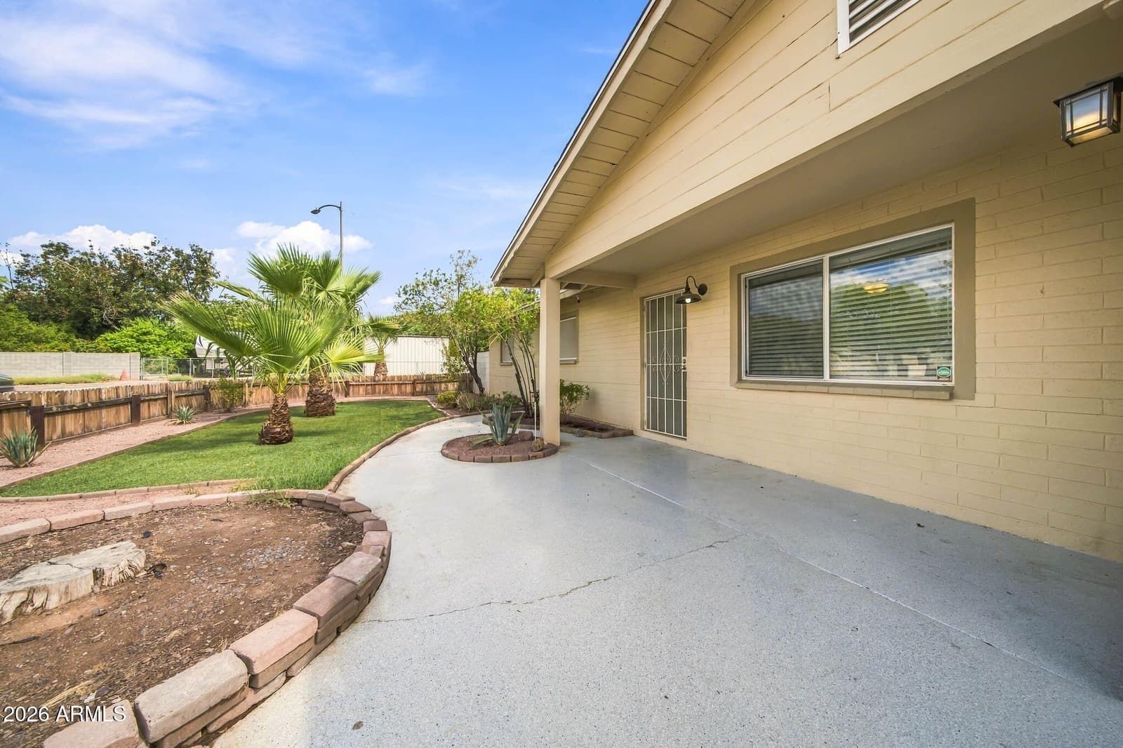 7137 N 33rd Avenue, Phoenix, AZ 85051 — photo 12 of 34