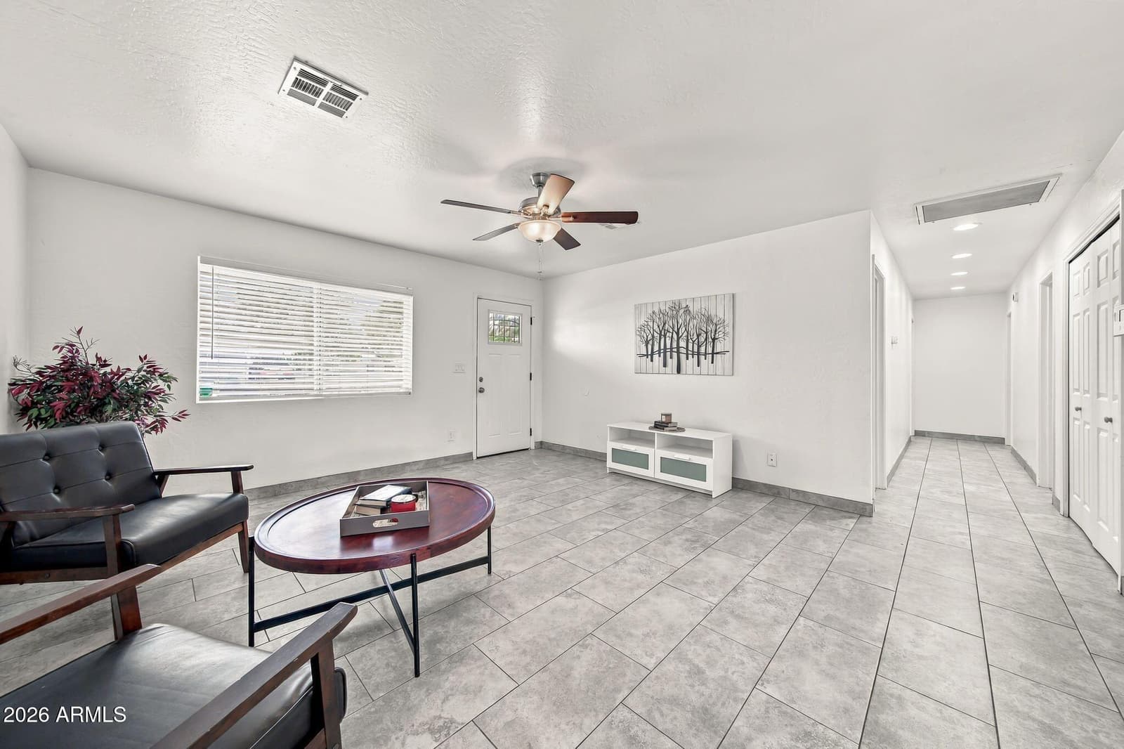 7137 N 33rd Avenue, Phoenix, AZ 85051 — photo 8 of 34