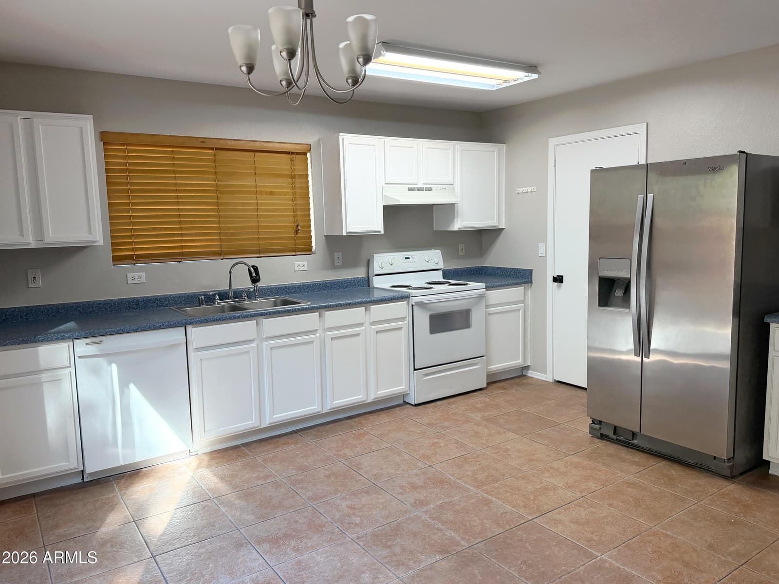 1567 S Danielson Way, Chandler, AZ 85286 — photo 6 of 23