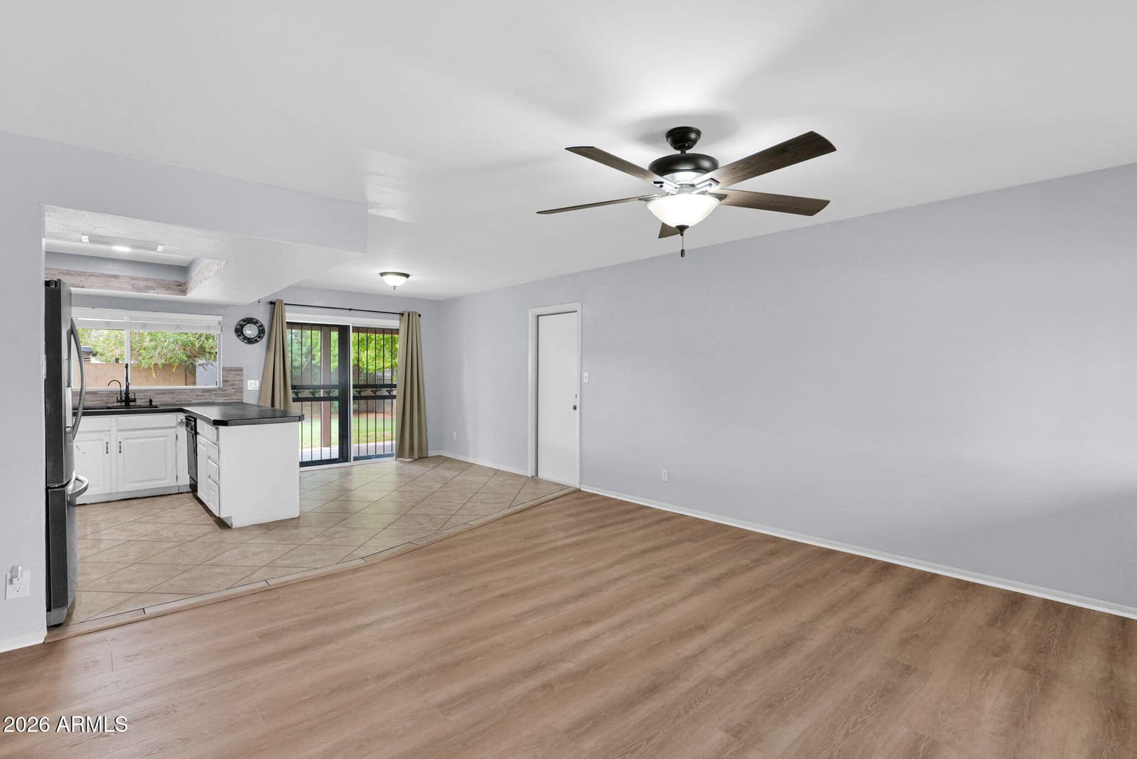 12036 N 41st Drive, Phoenix, AZ 85029 — photo 5 of 32